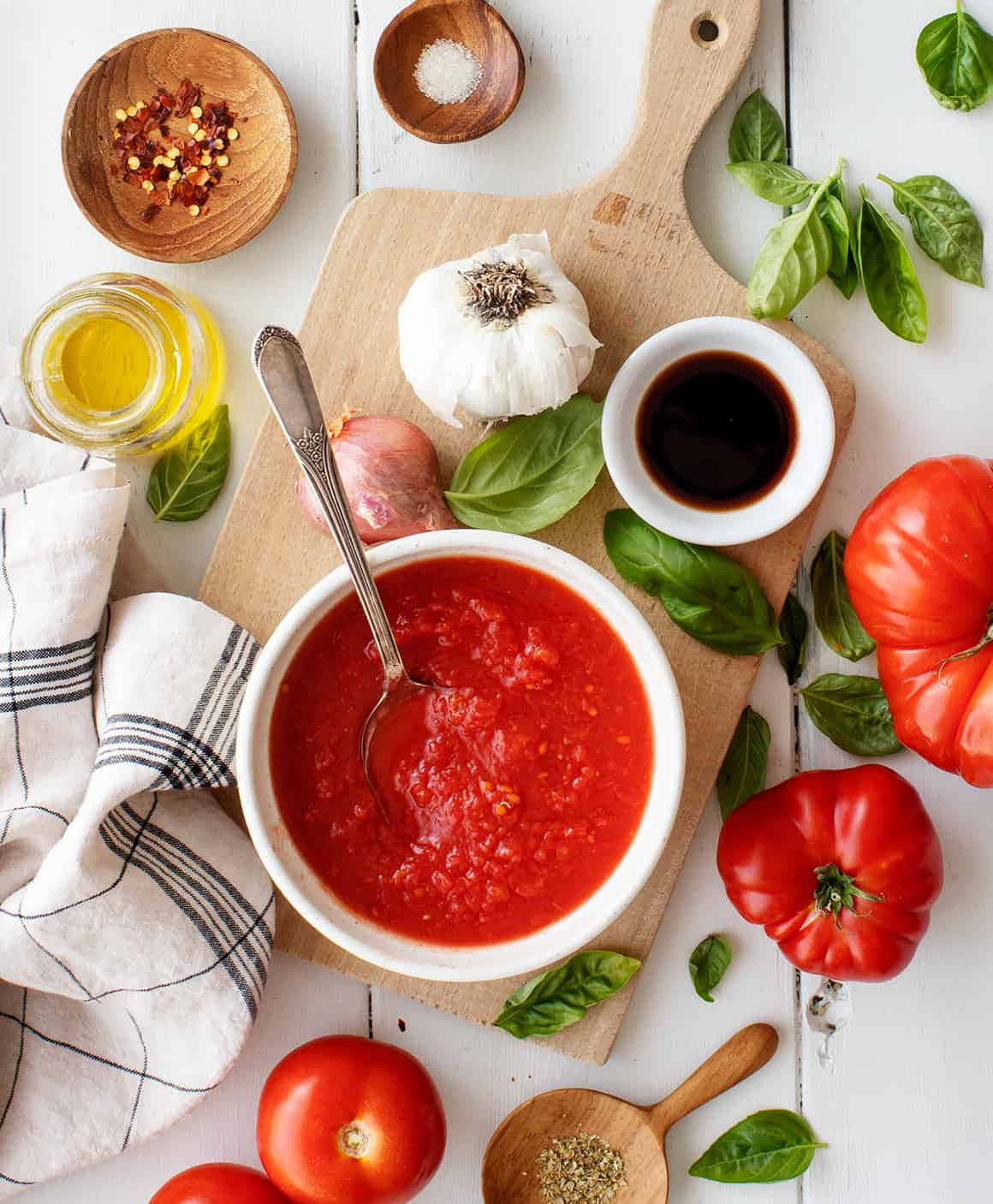 Fresh homemade red sauce in a glass bowl Wallpaper