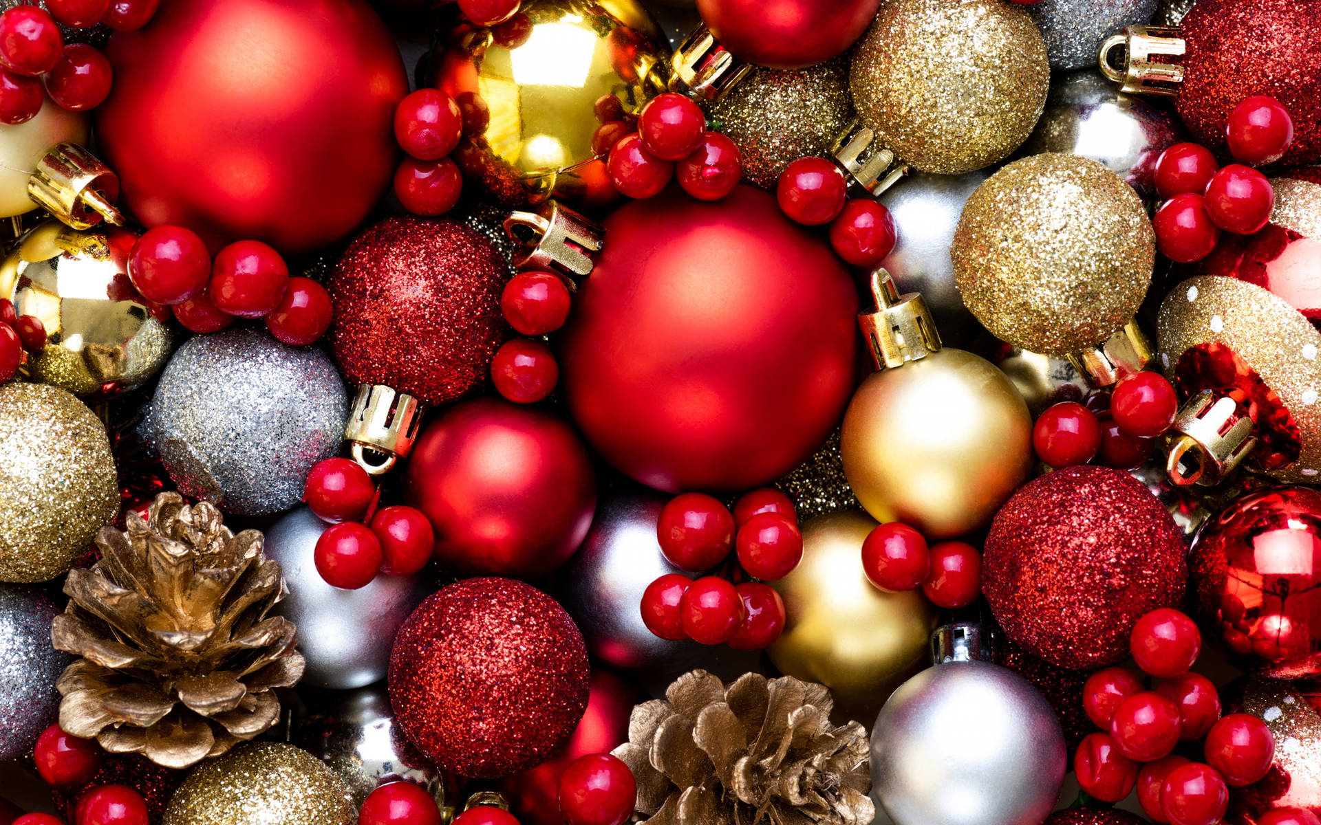 Red Silver Gold Christmas Balls Wallpaper