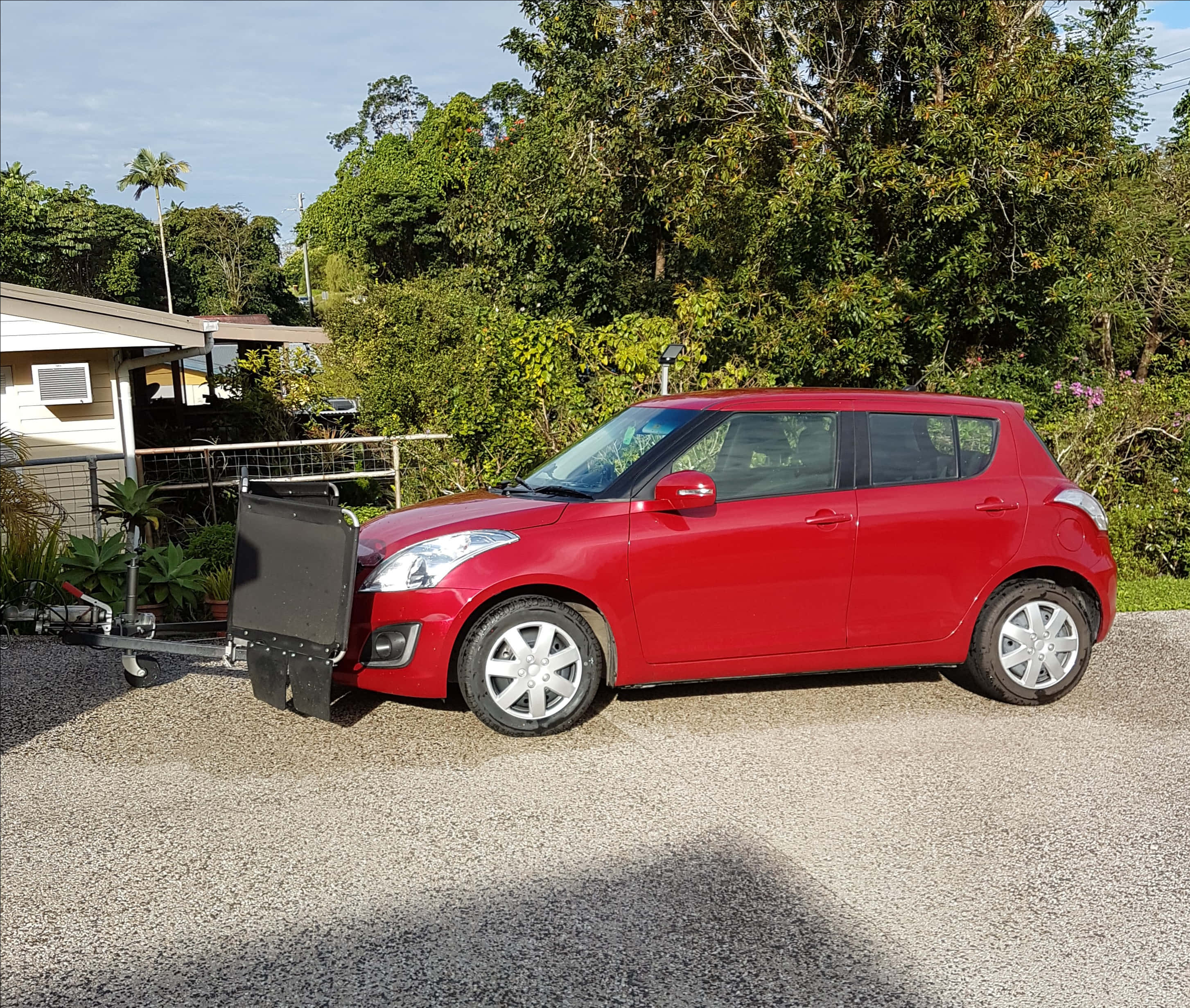 Red Swift Car With Trailer PNG