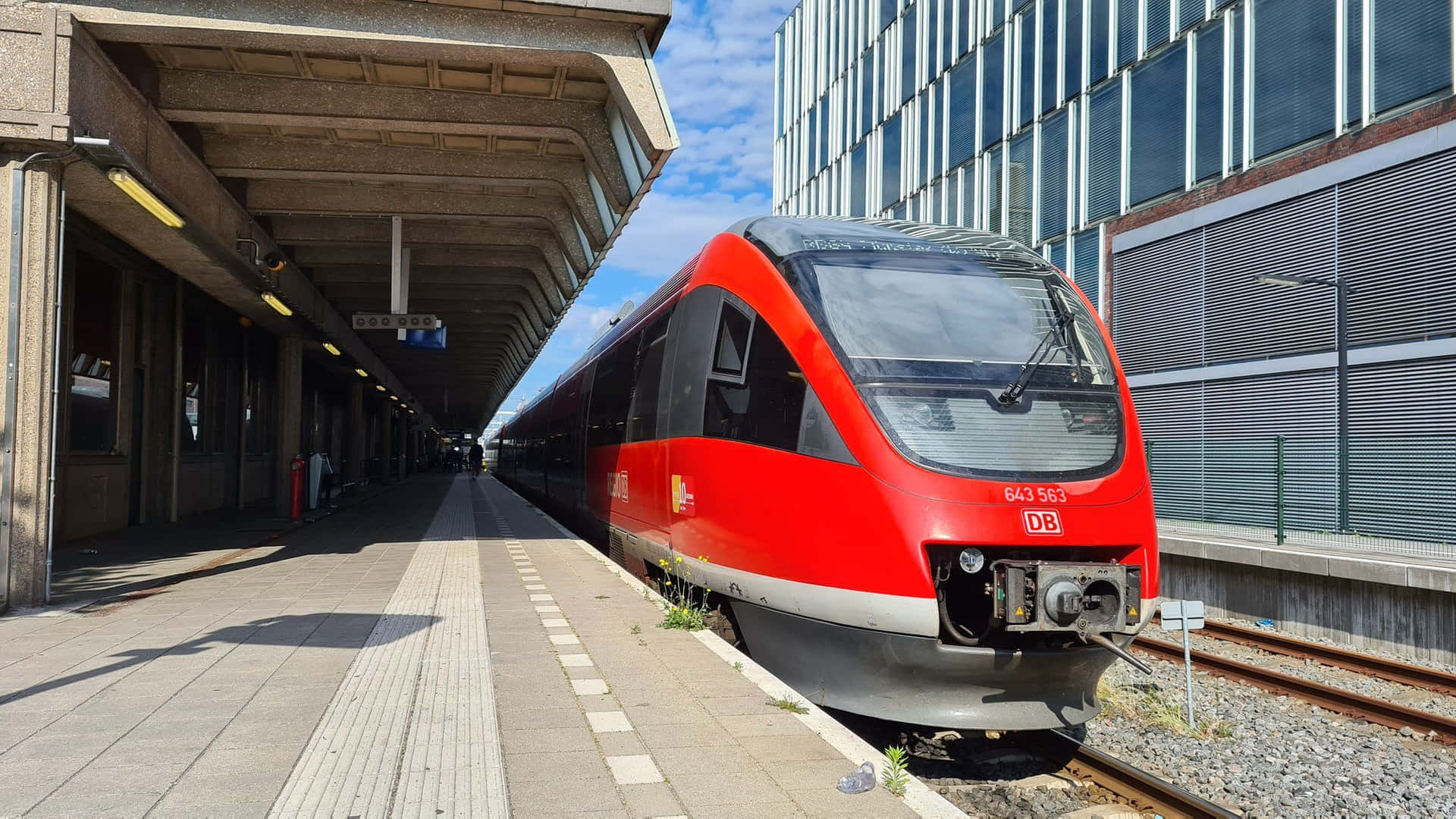 Train Rouge À La Gare D'enschede Fond d'écran