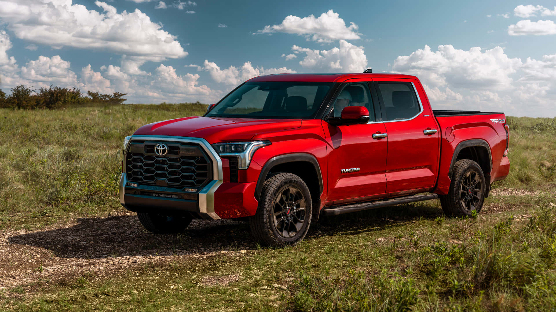 Red Tundra Outdoors Wallpaper