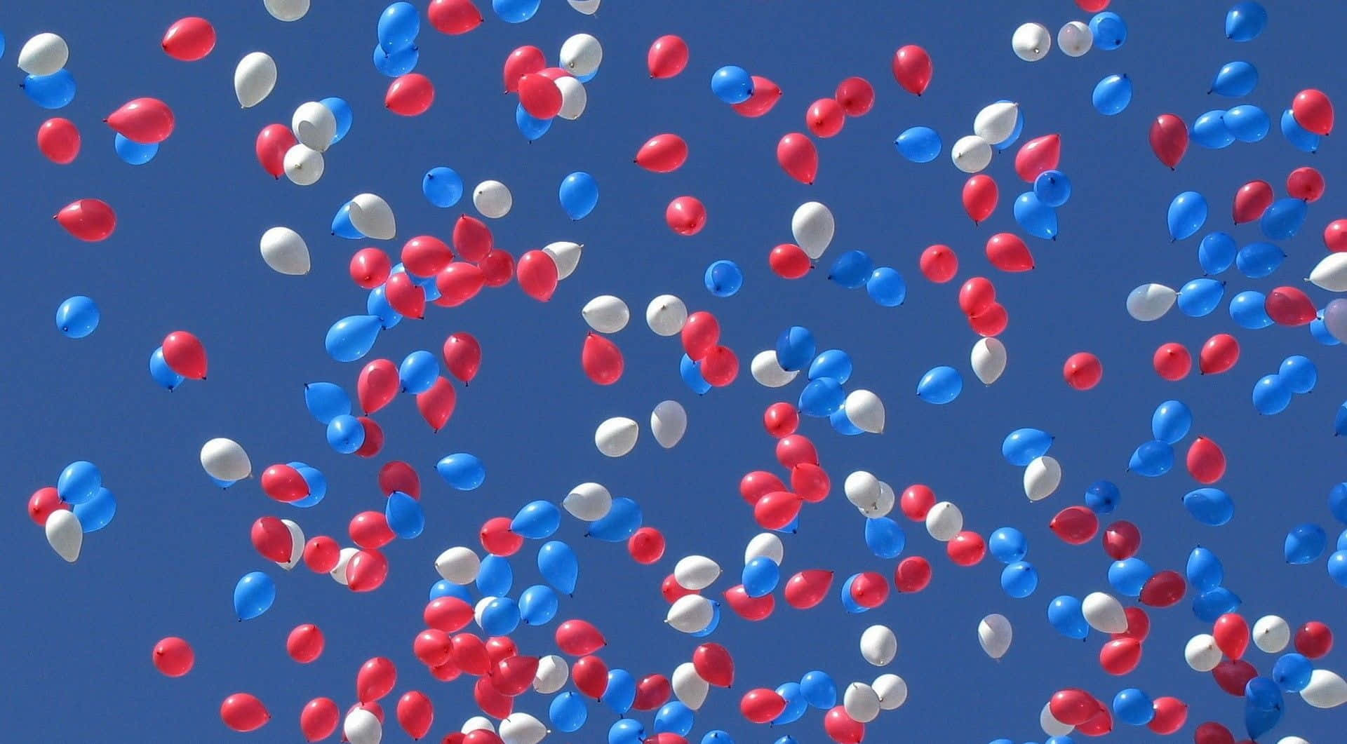 Ballonsrote Weiße Und Blaue Hintergrund