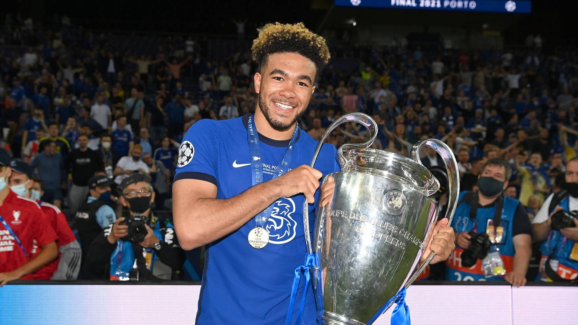 Reece James Holds Trophy Audience Wallpaper