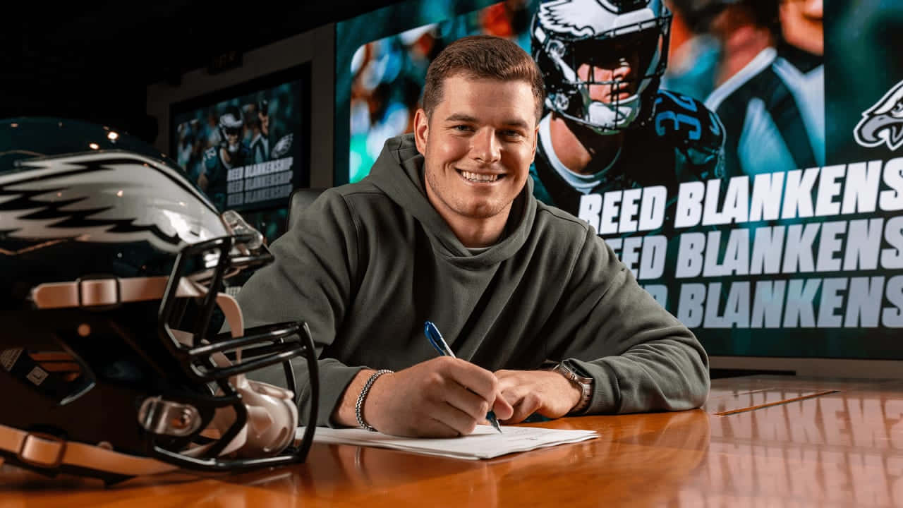 Reed Blankenship Signing Contract Wallpaper