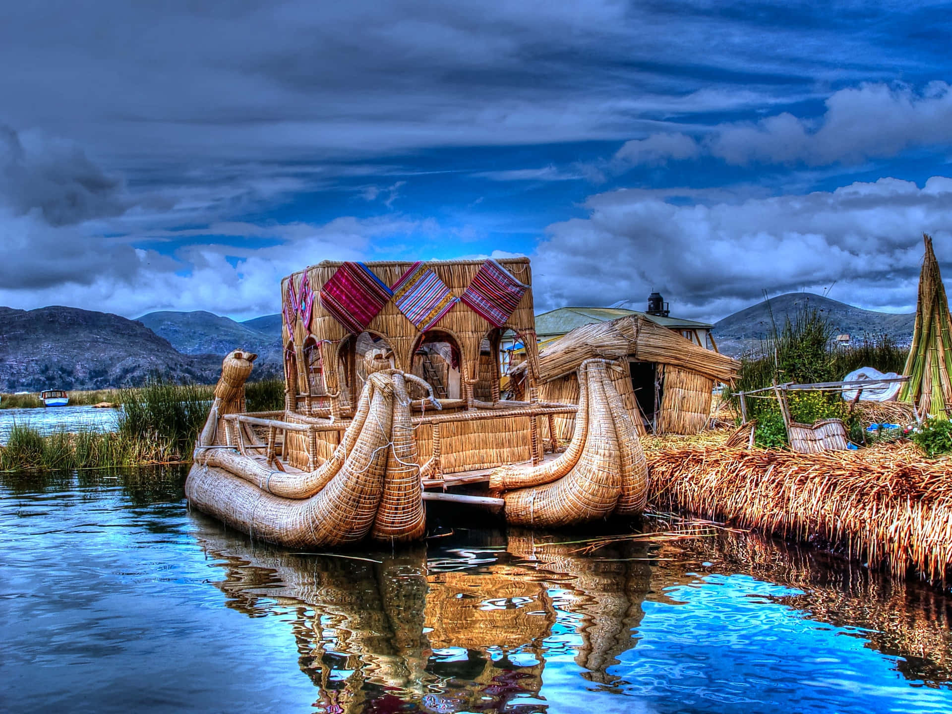 Schilfbooteneben Der Schwimmenden Insel Des Titicacasees Wallpaper