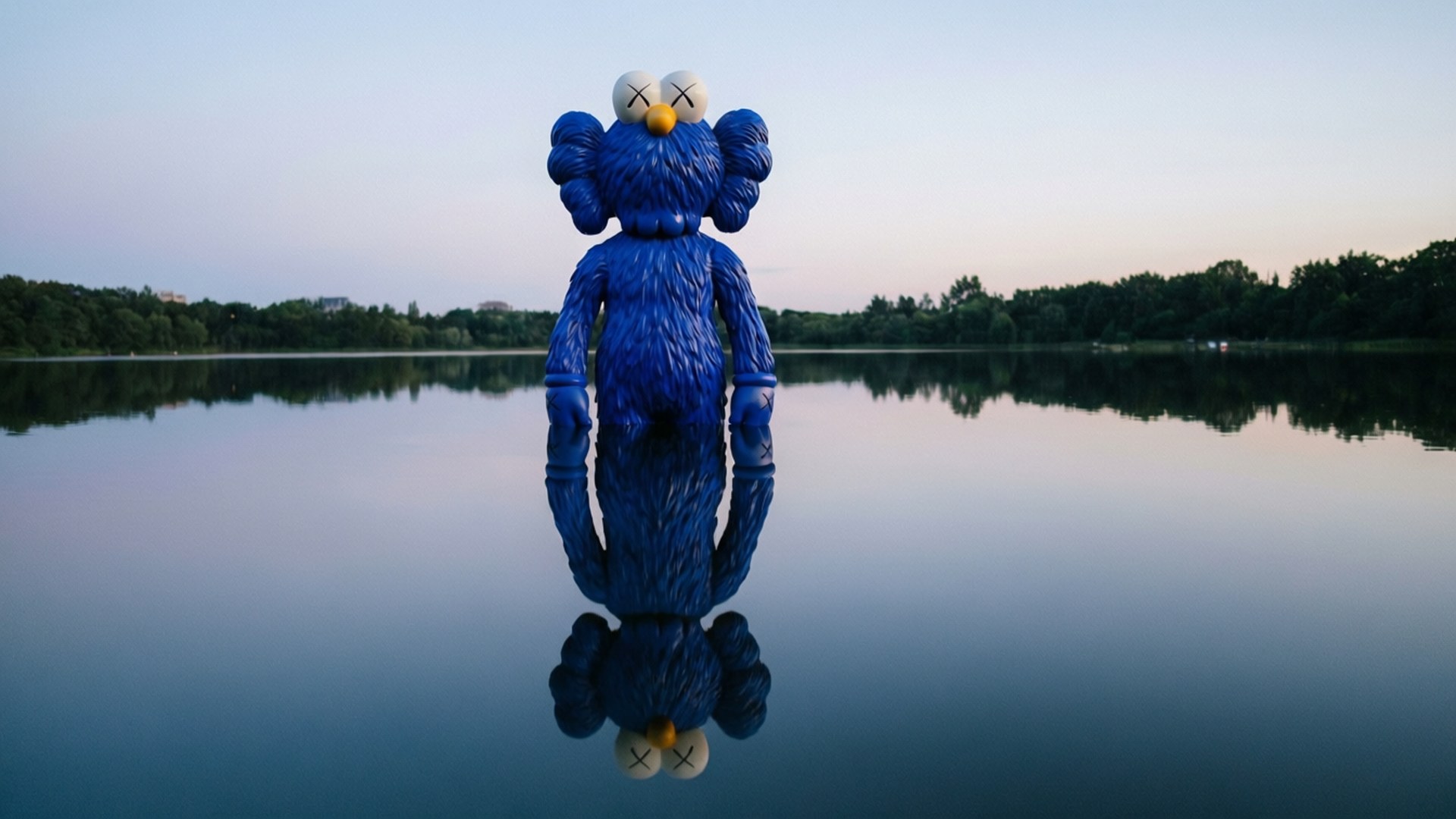 Reflection Chum Wallpaper
