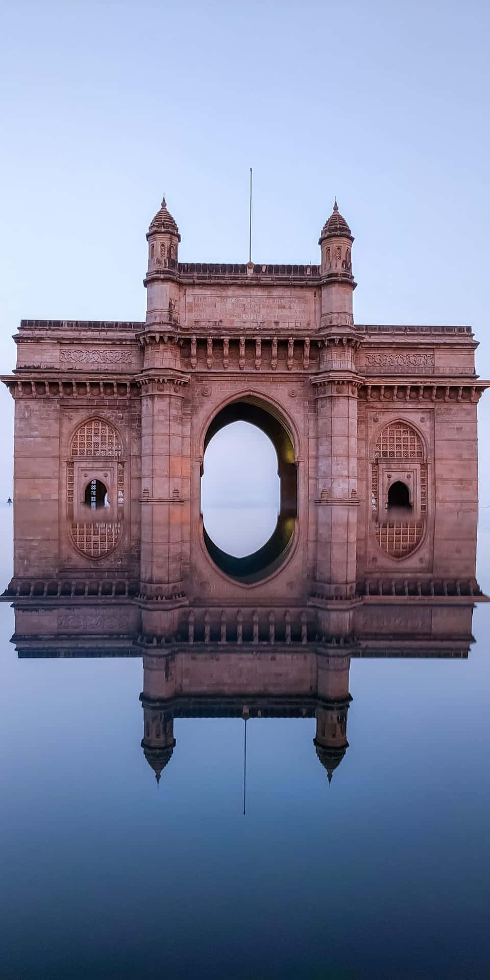 Reflection Of Gateway To India Wallpaper