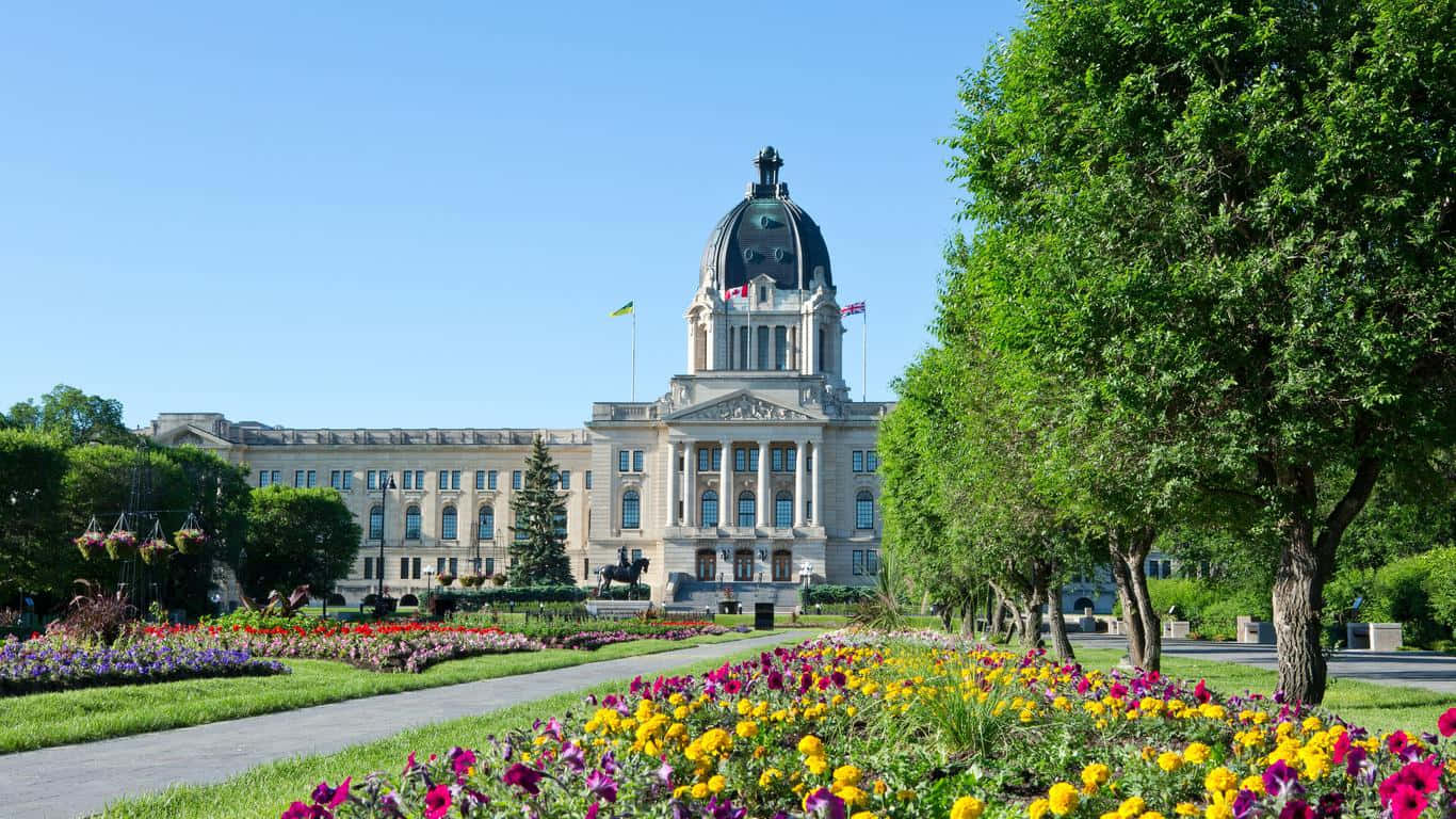 Regina Legislative Building Summer View Wallpaper