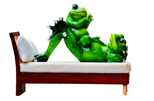 Relaxing Frogson Bench Figurine PNG