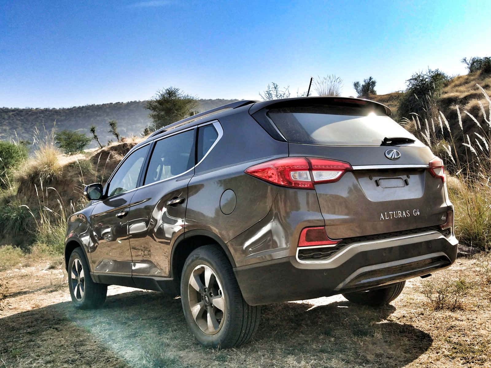 Reliability Meets Luxury: The Mahindra Alturas G4 Wallpaper