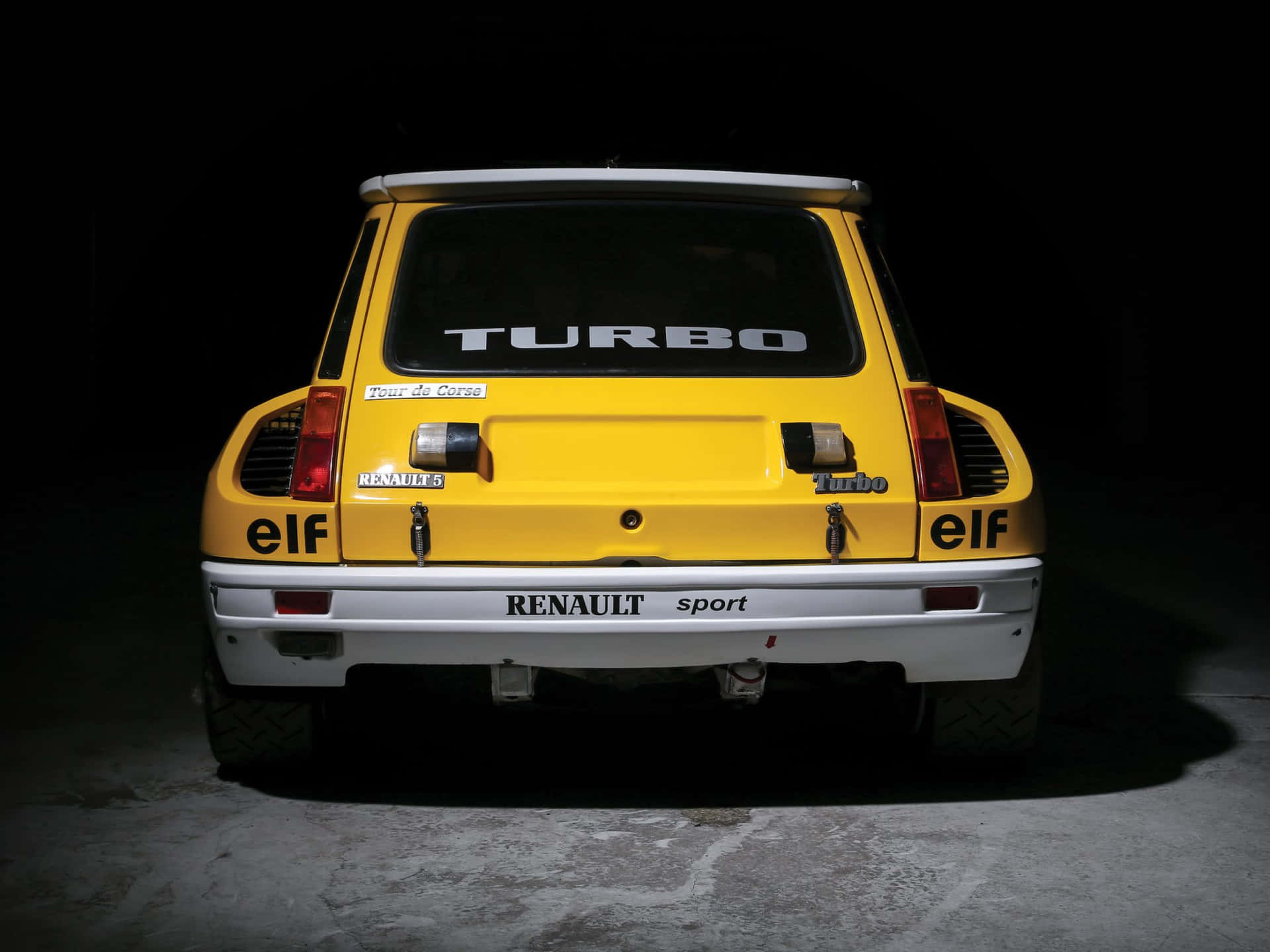 Captivating Renault 5 Turbo in Action Wallpaper