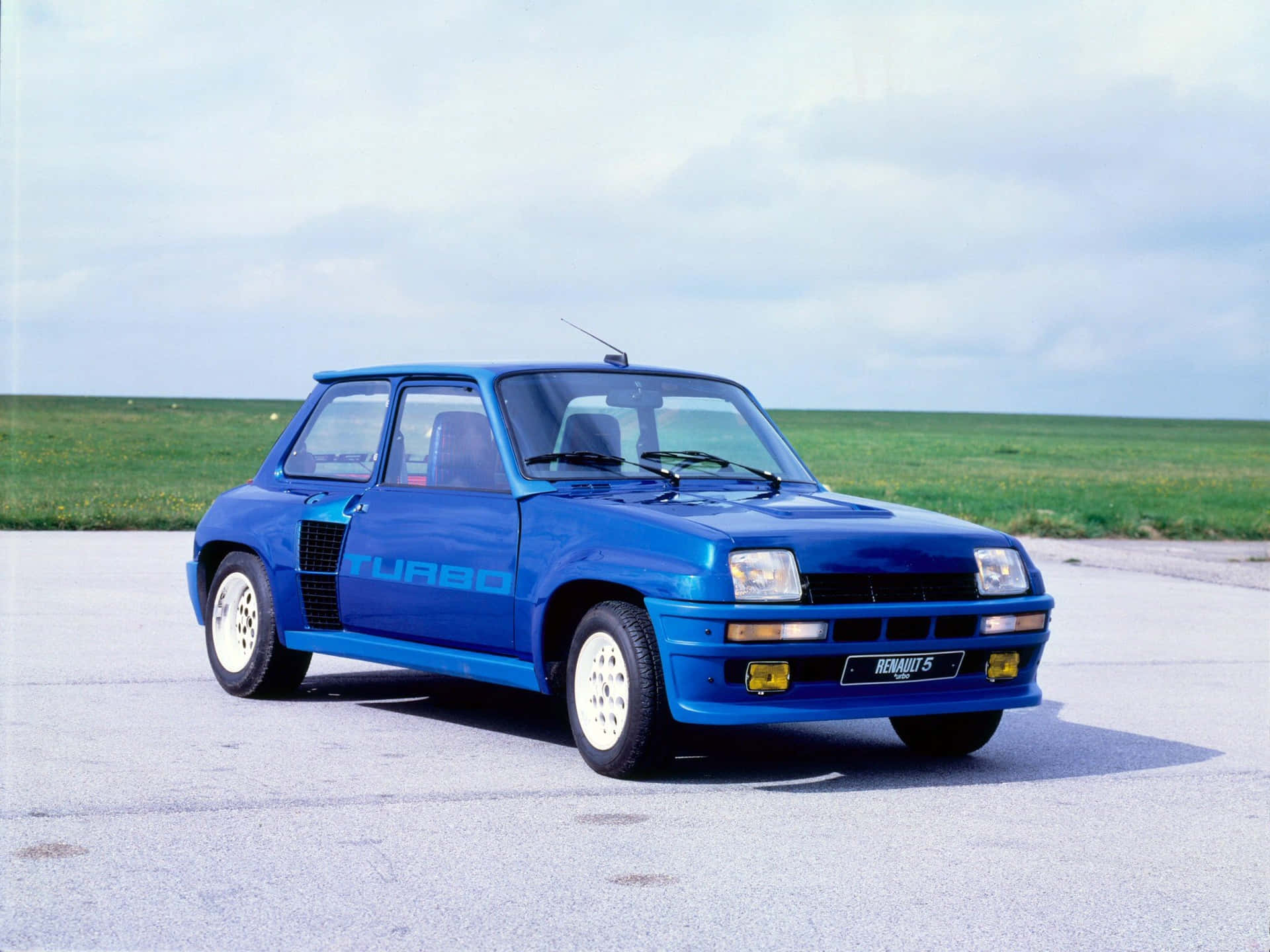 Renault 5 Turbo: Exemplifying Vintage Performance Wallpaper