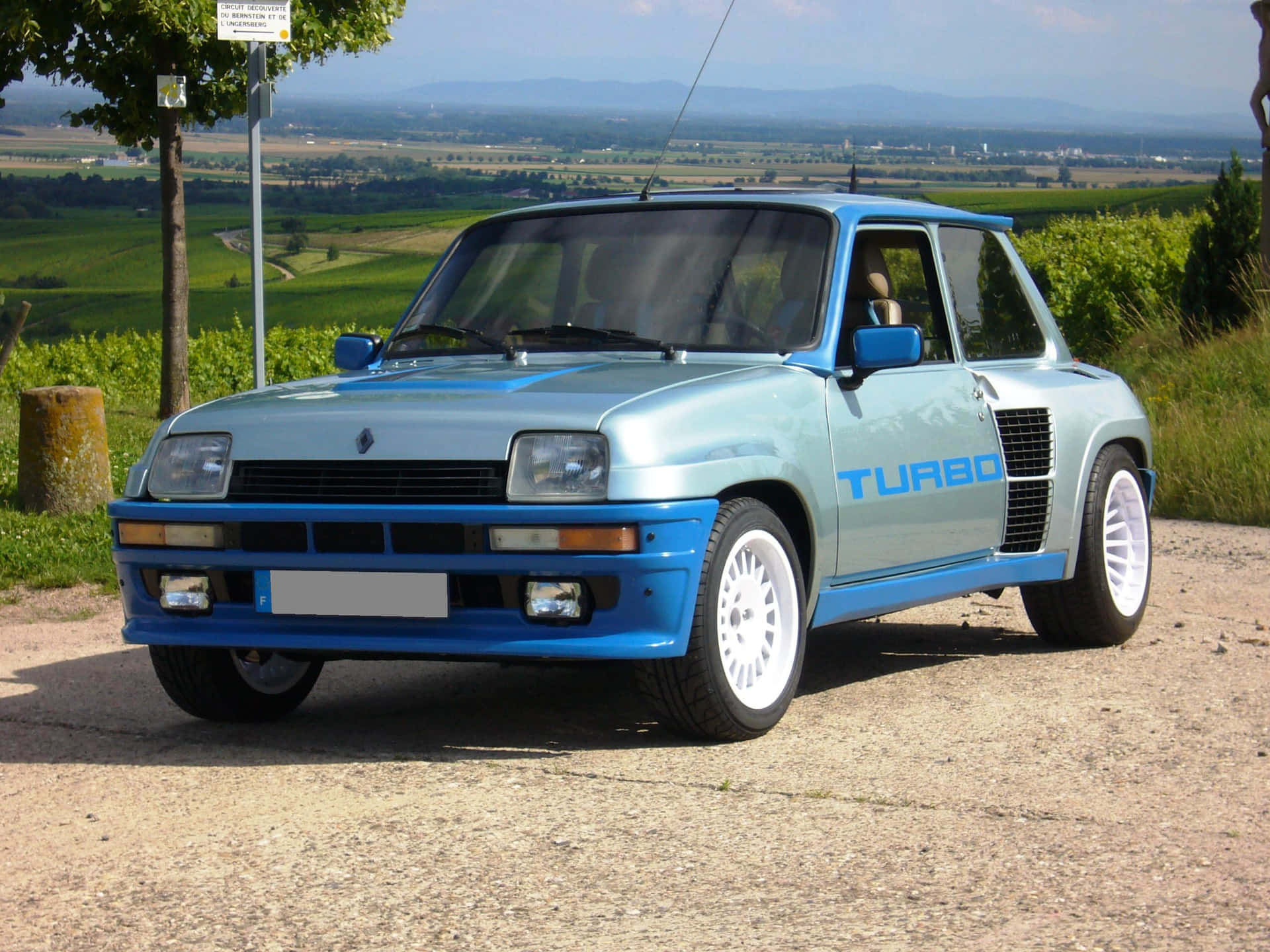 Iconic Renault 5 Turbo on Display Wallpaper