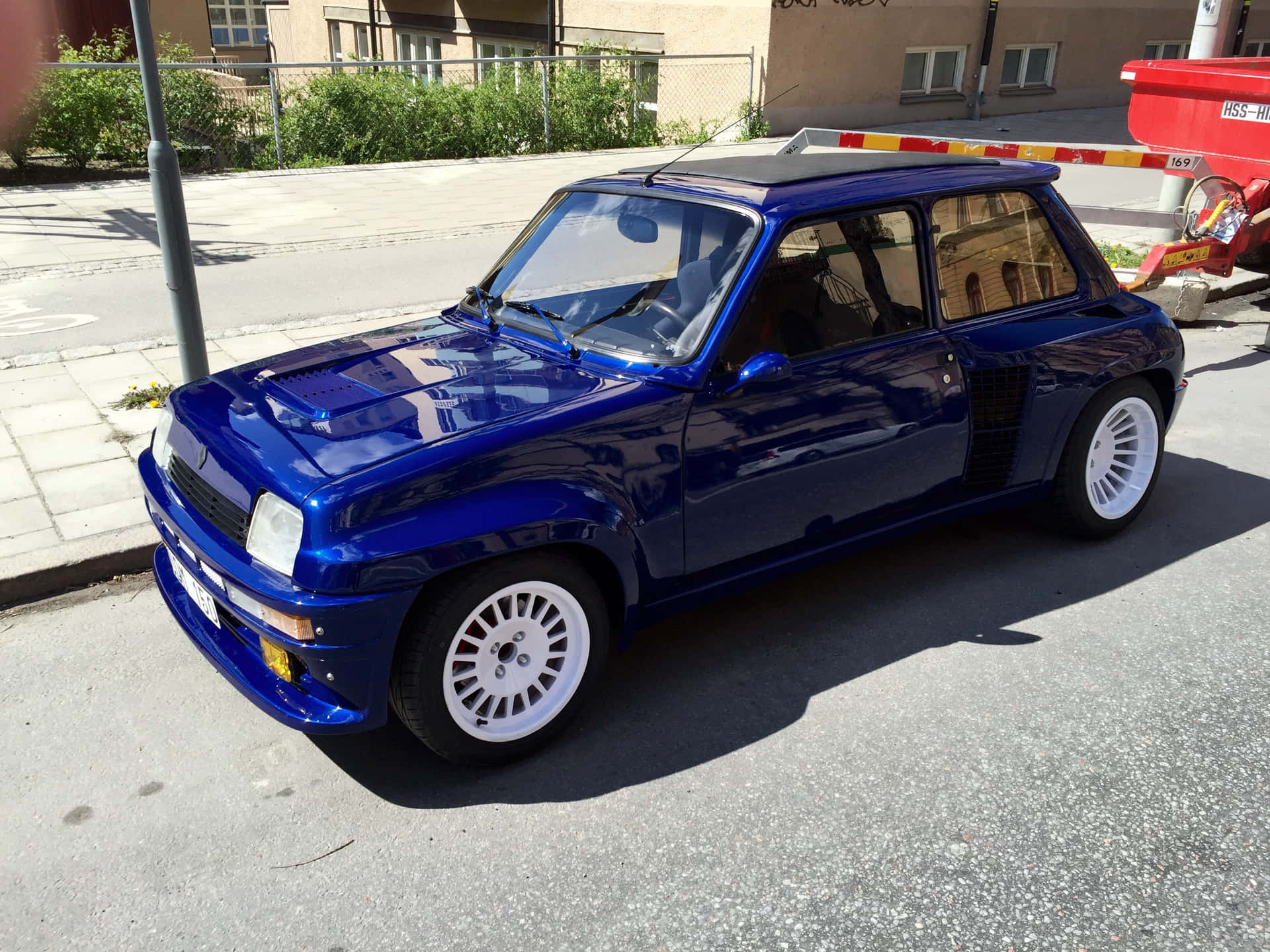 Stunning Renault 5 Turbo in action Wallpaper