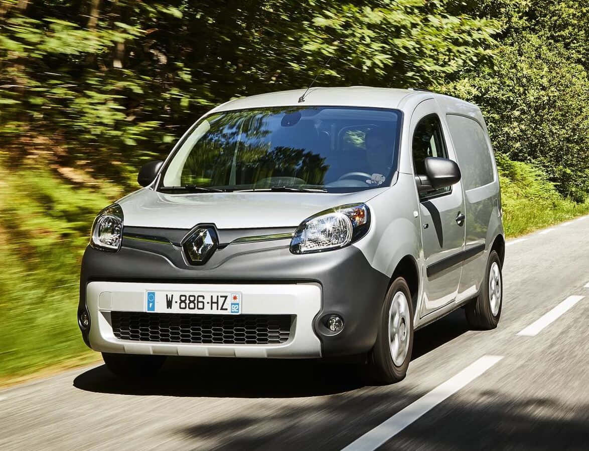 Caption: Renault Kangoo Yang Luas Di Lanskap Indah Wallpaper