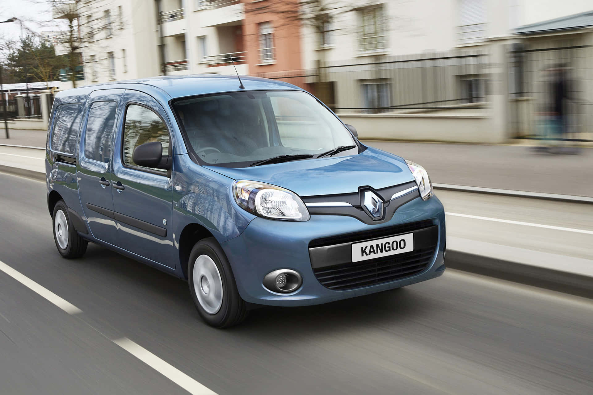 Renault Kangoo Yang Bergaya Di Jalan Wallpaper