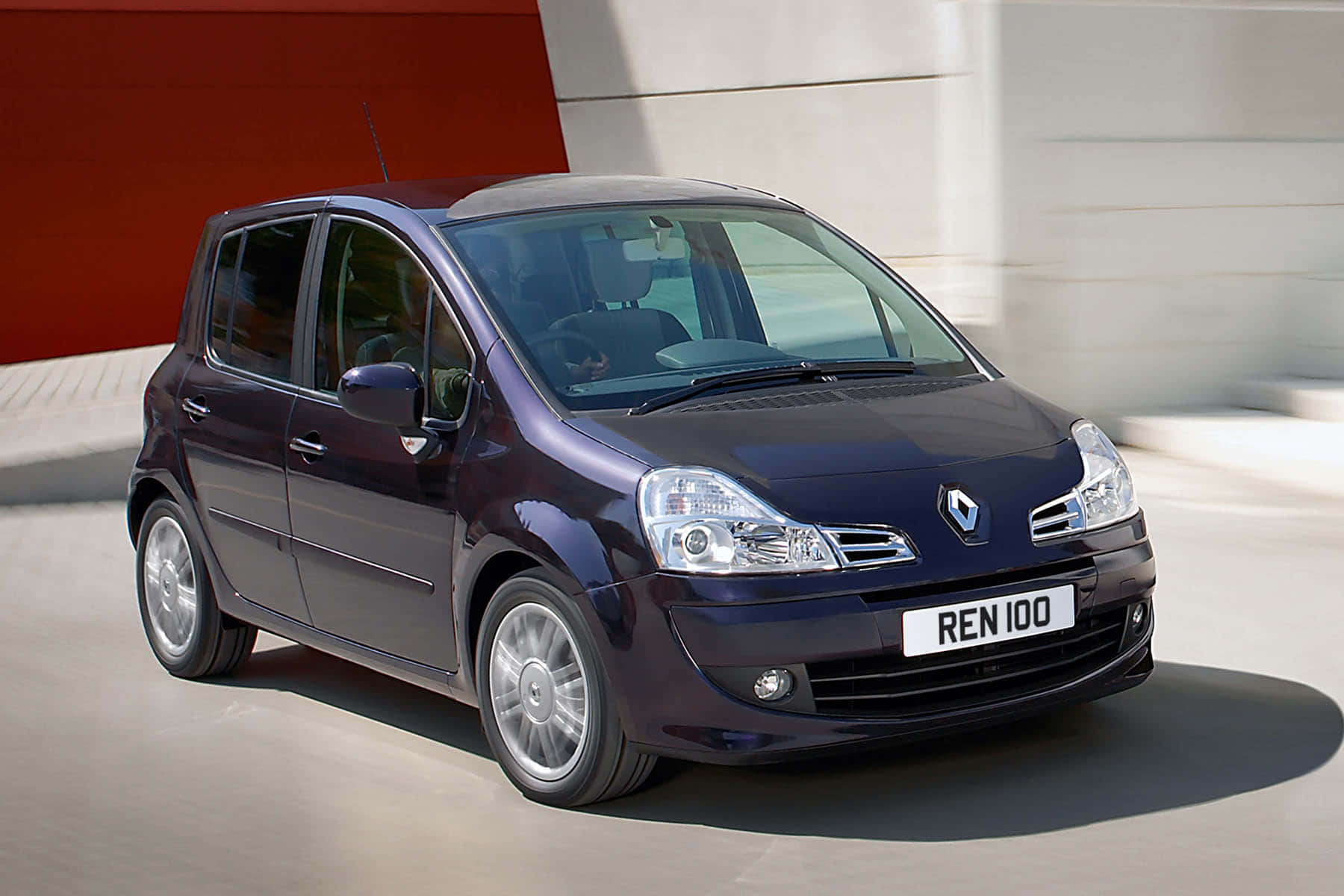 Stylish Renault Modus on the Road Wallpaper