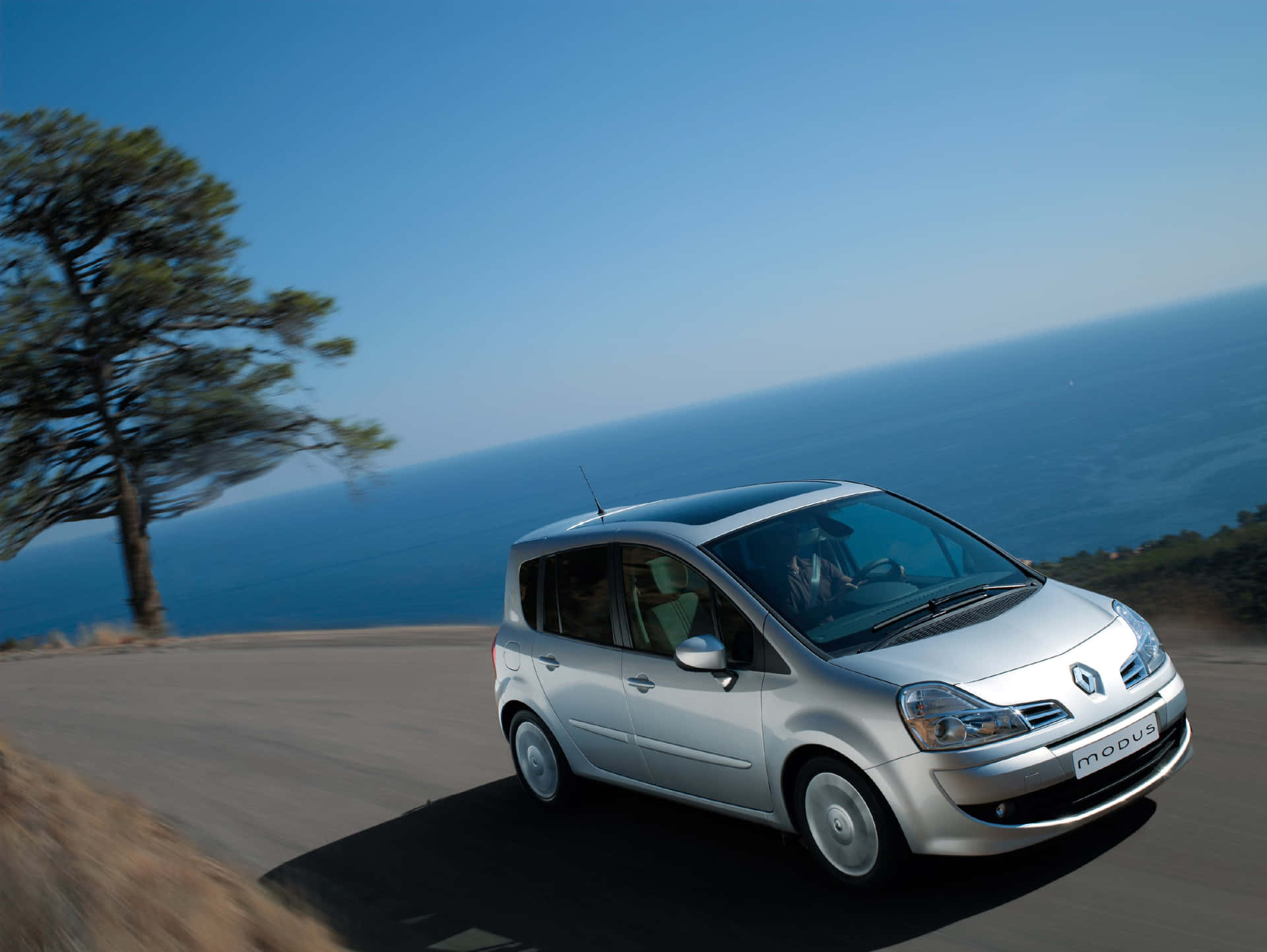 Stylish Renault Modus on the Road Wallpaper