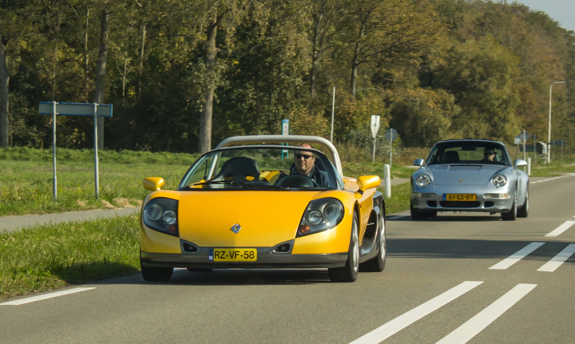 Renault Sport Spider - Unleashing the Thrill of Driving Wallpaper