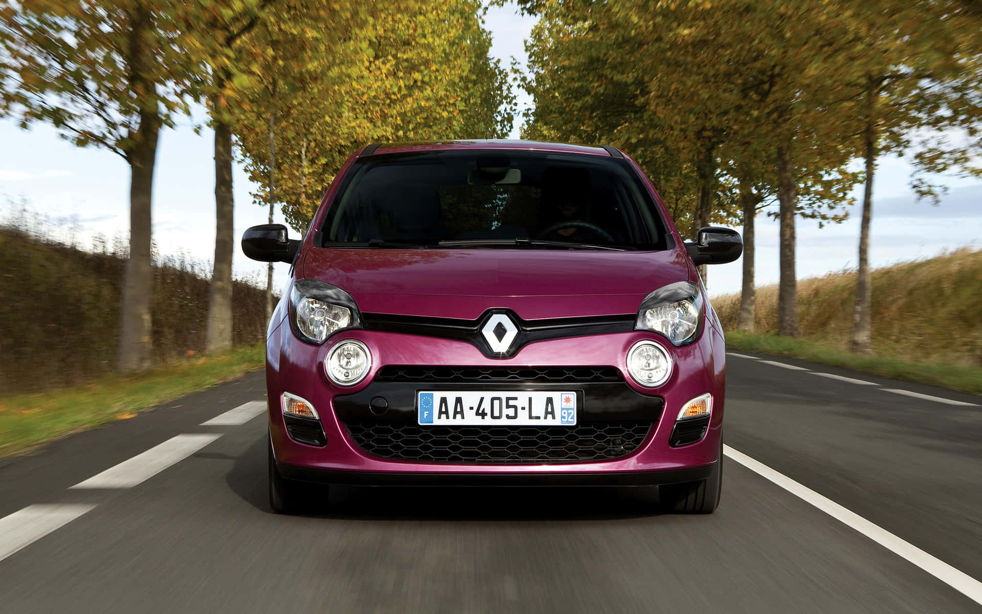 Renault Twingo Op De Weg Achtergrond