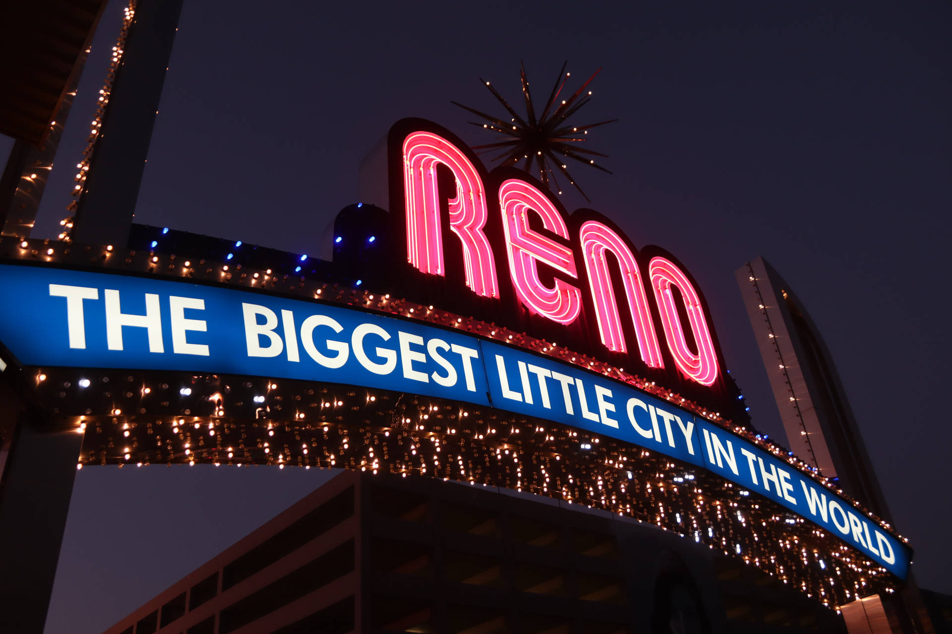Reno, Nevada's Iconic "Biggest Little City in the World" Arch Wallpaper