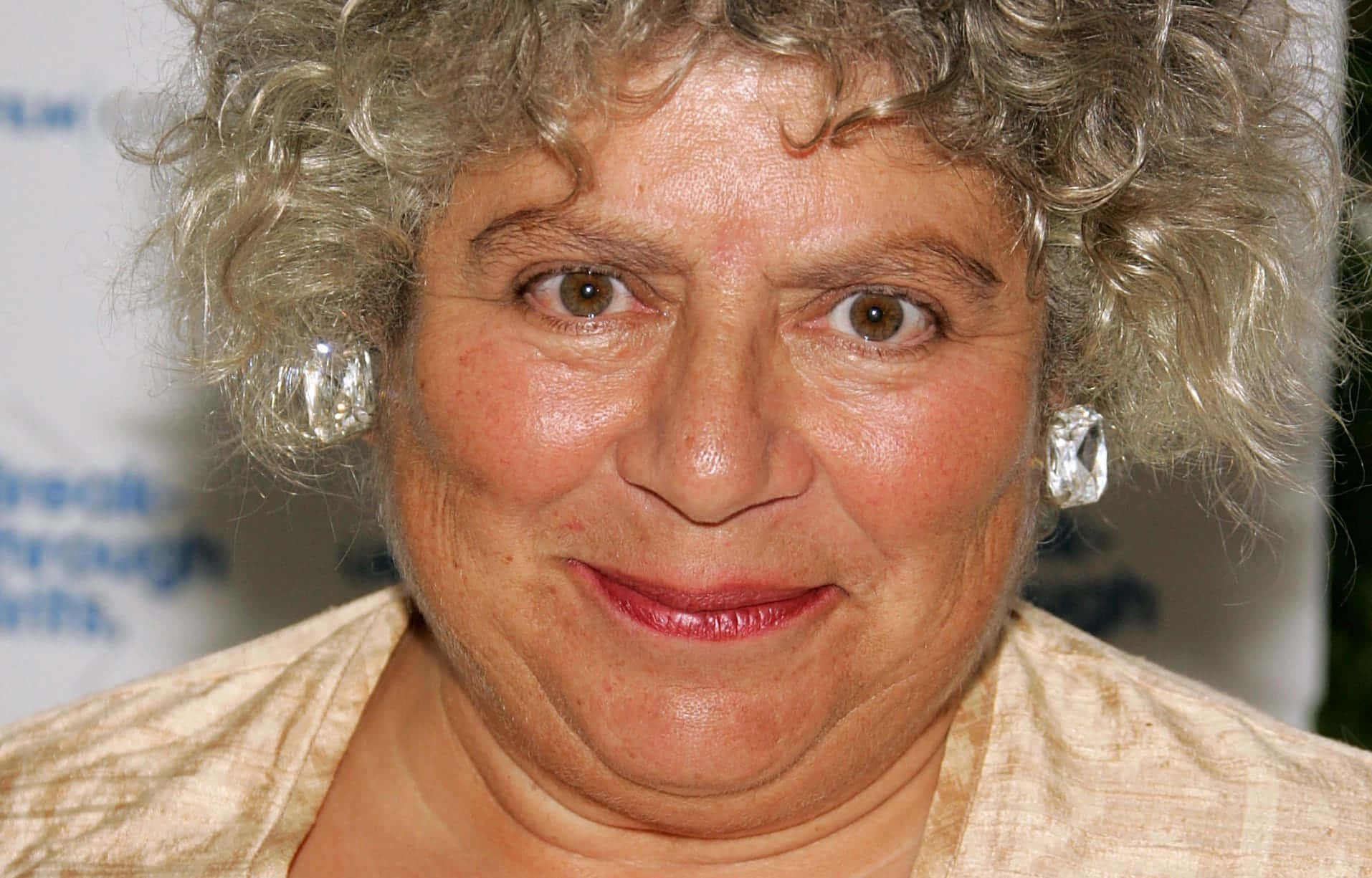Renowned Actress Miriam Margolyes In Character Wallpaper