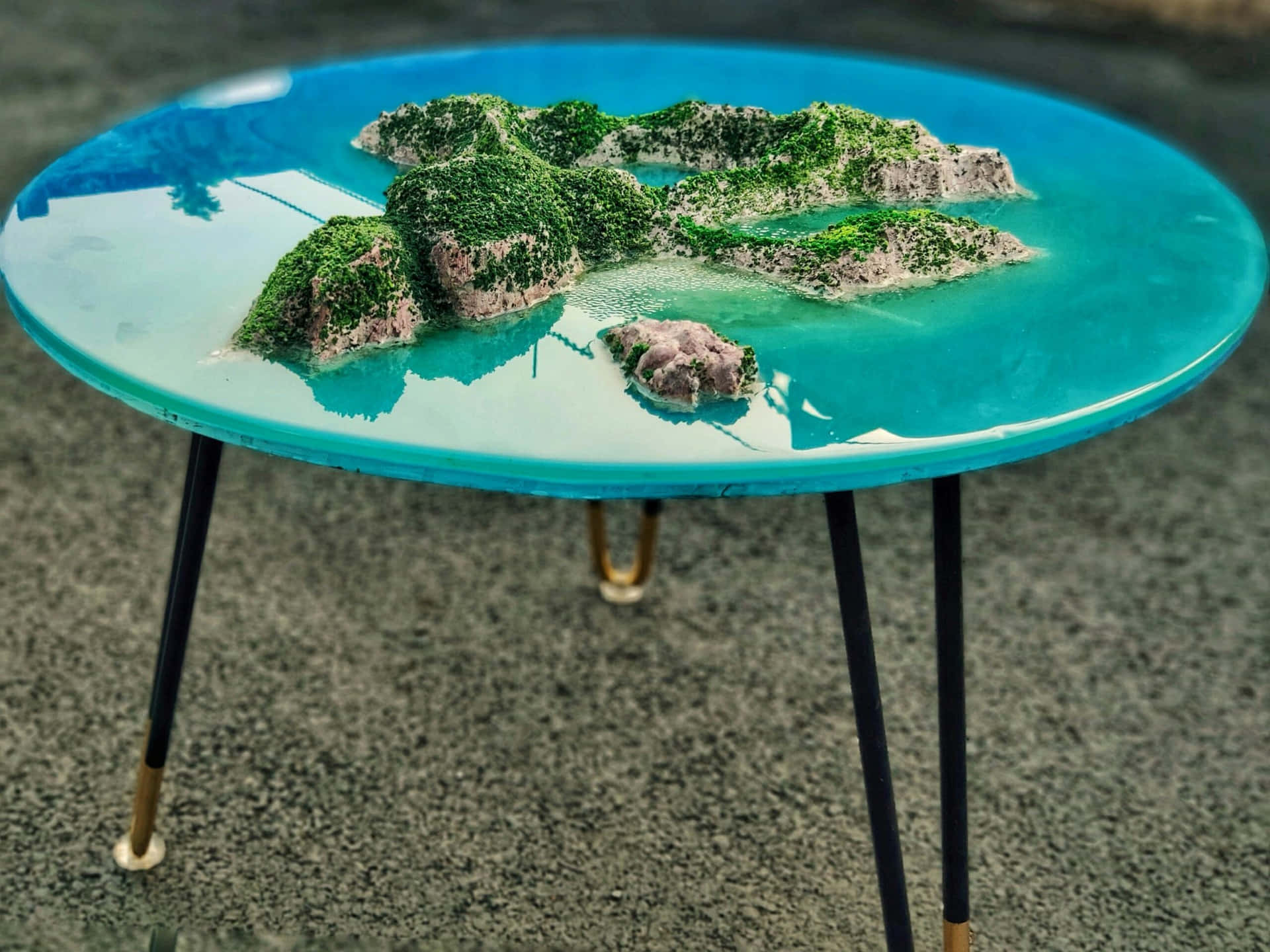 Resin Art Island Table Wallpaper