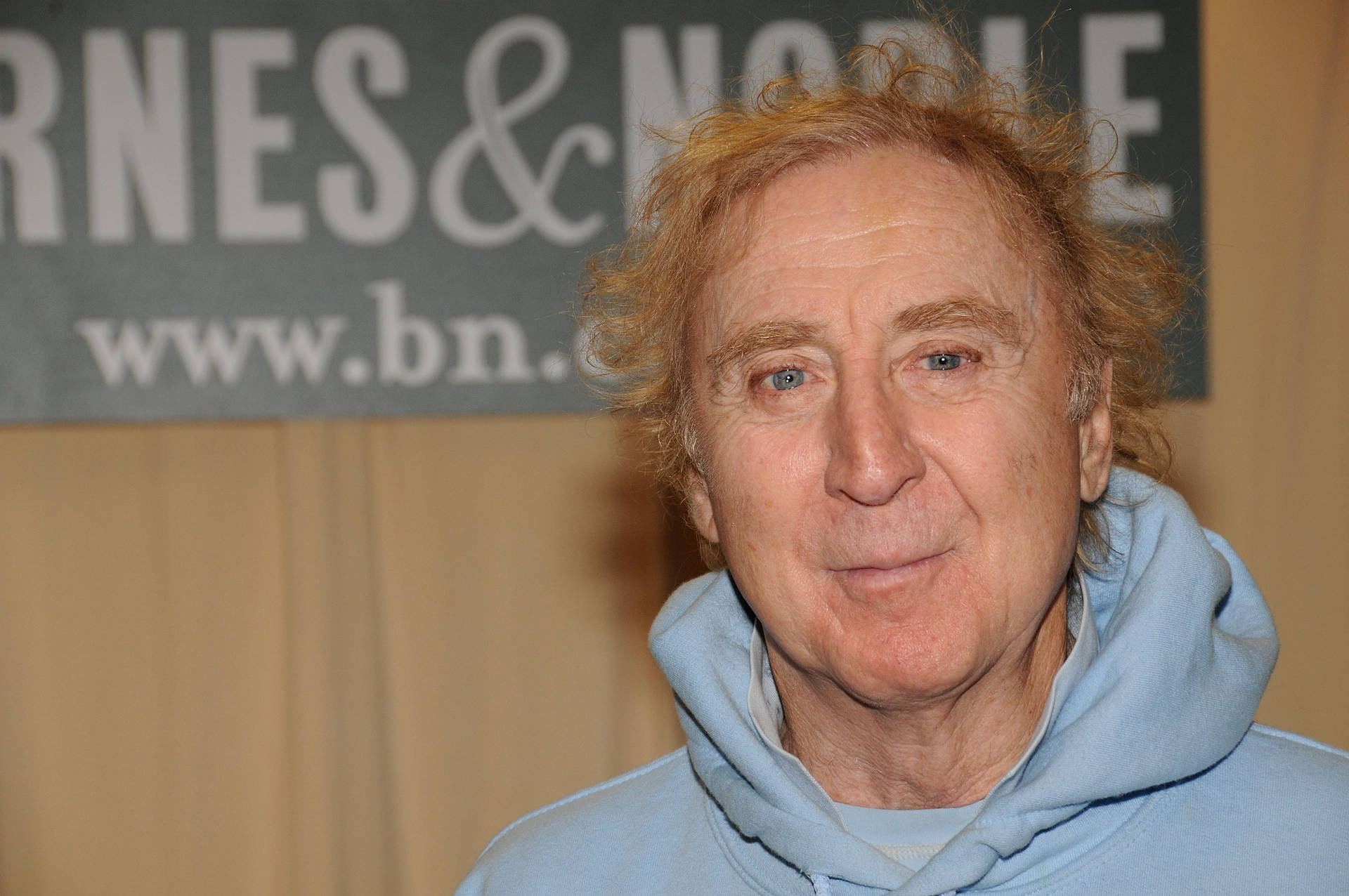 Legendary Actor Gene Wilder during a book signing event at Barnes and Noble. Wallpaper