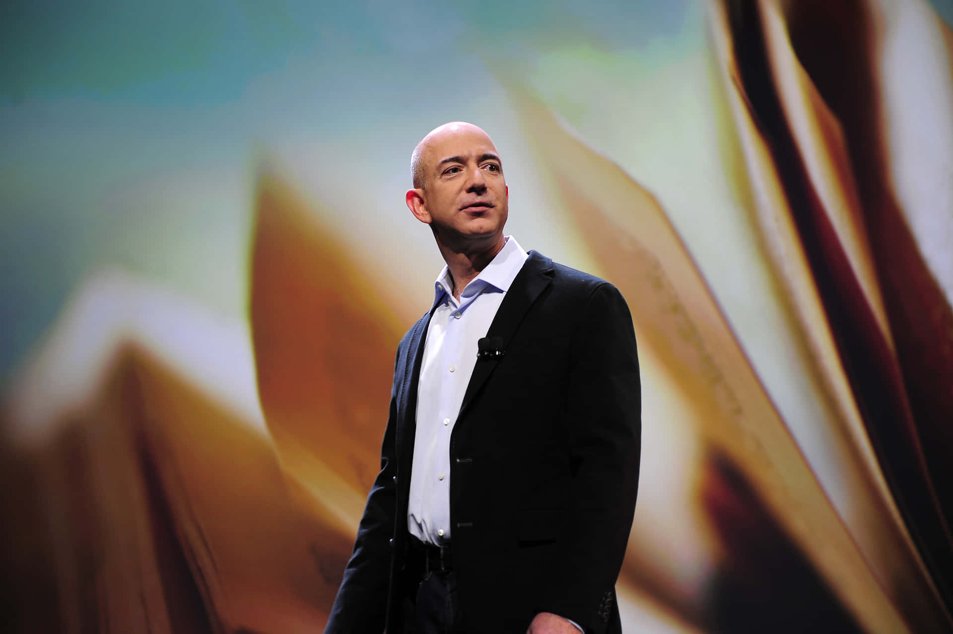 Retratode Jeff Bezos, Fundador Y Ceo De Amazon.