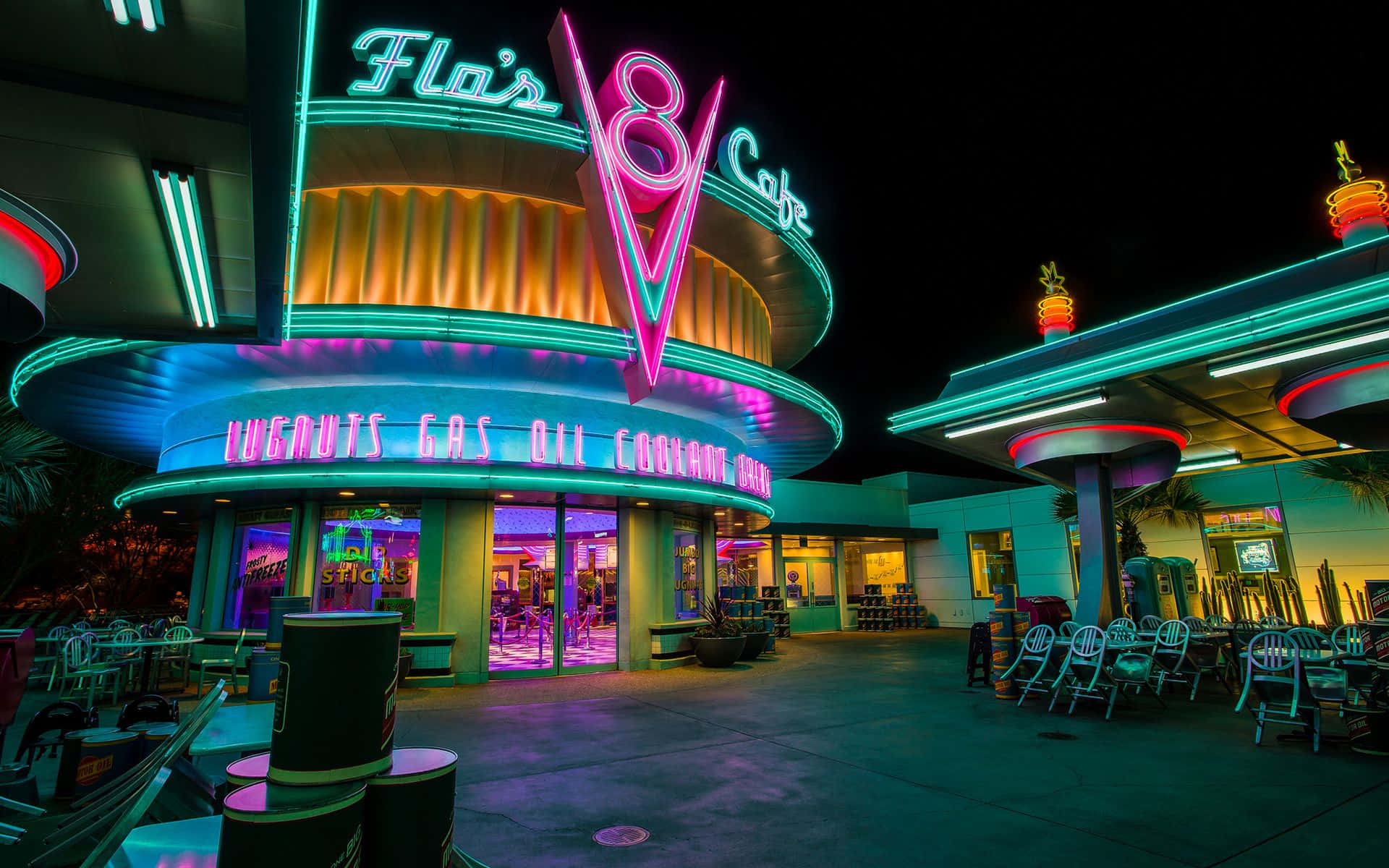 Flo's V8 Cafe Retro Diner Wallpaper