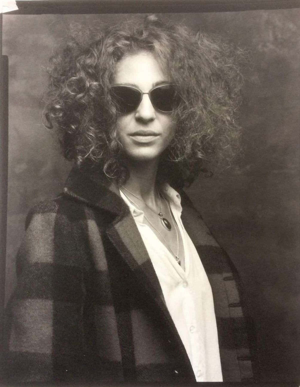 Retro Styled Portrait Woman Sunglasses Wallpaper
