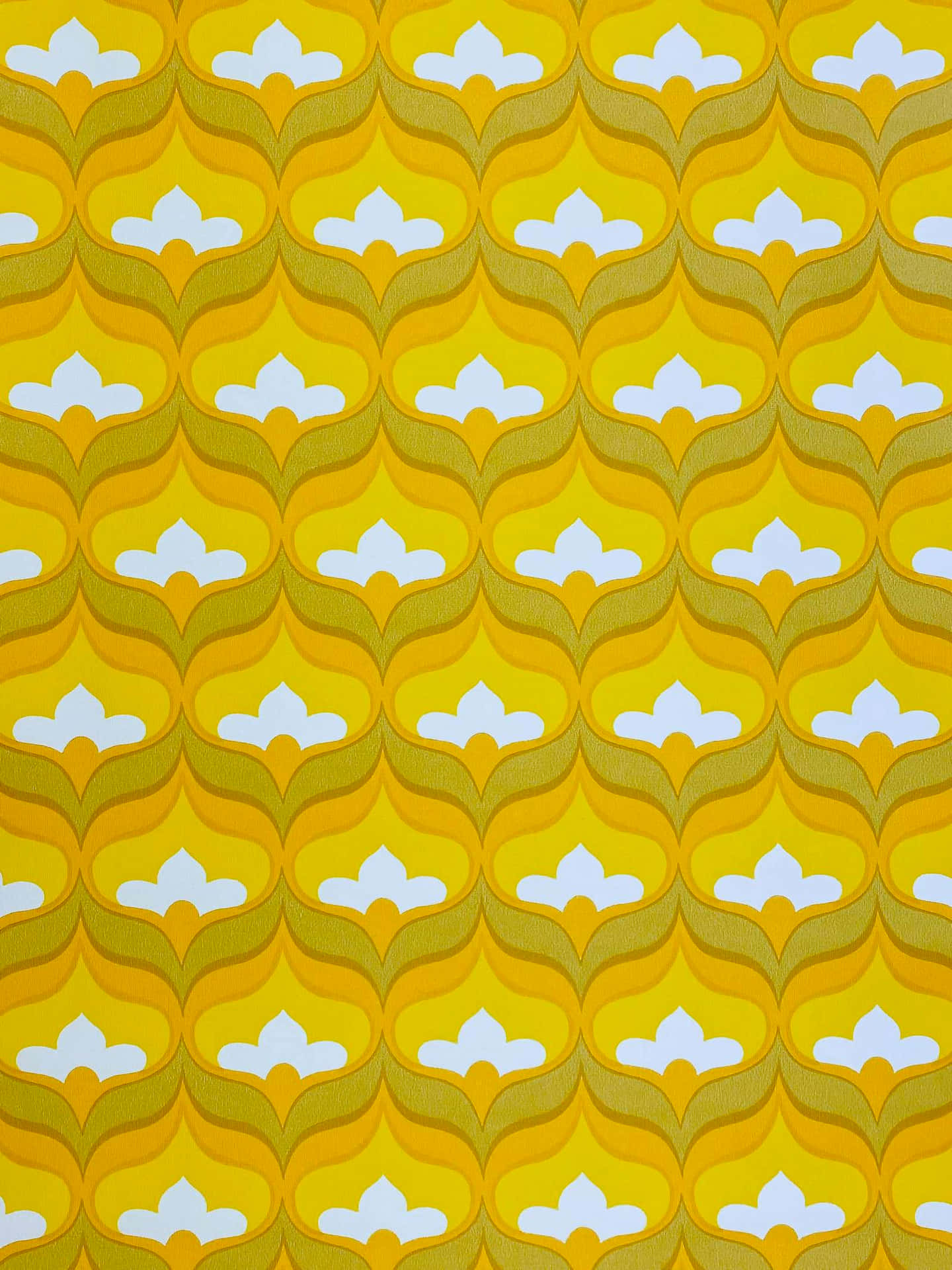 En gul og hvid mønster med en hvid baggrund Wallpaper