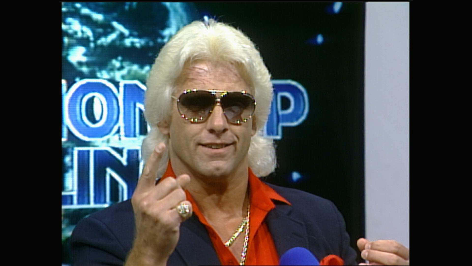 Ric Flair interviewet under Wrestling Mania af 1985 Wallpaper