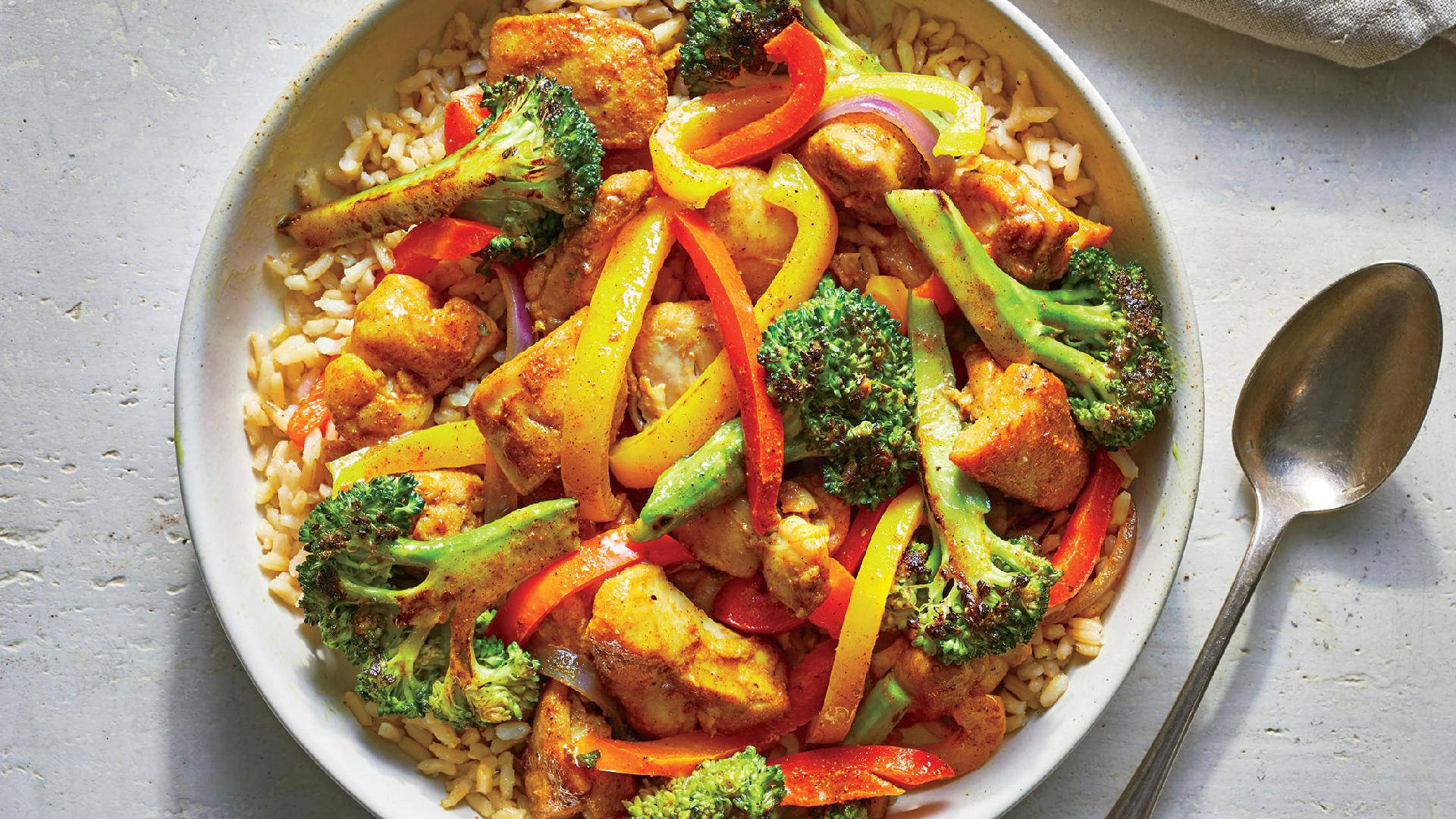 Ris med gul curry og broccoli Wallpaper