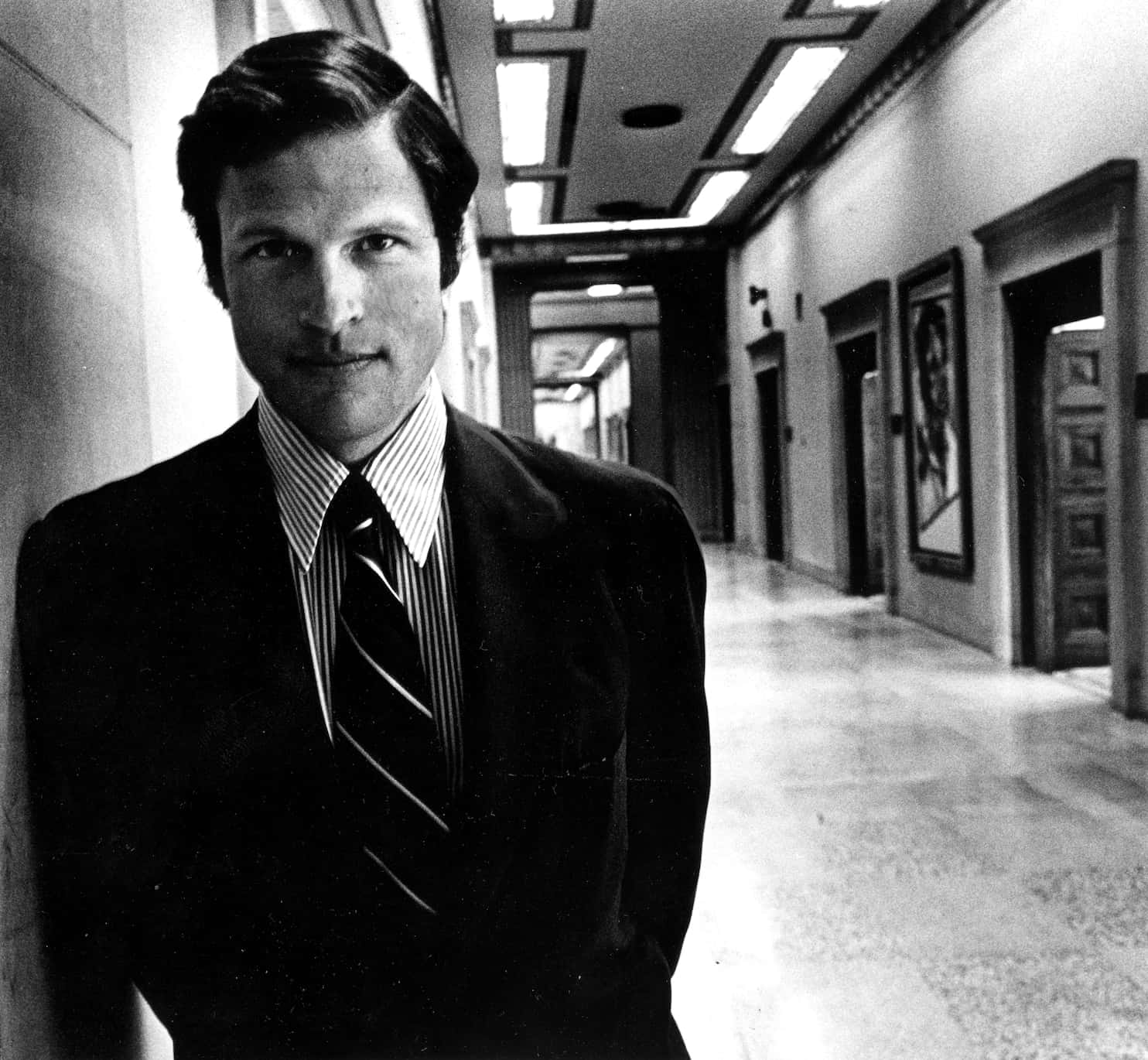 Caption: Portrait of Richard Blumenthal in Black and White Wallpaper