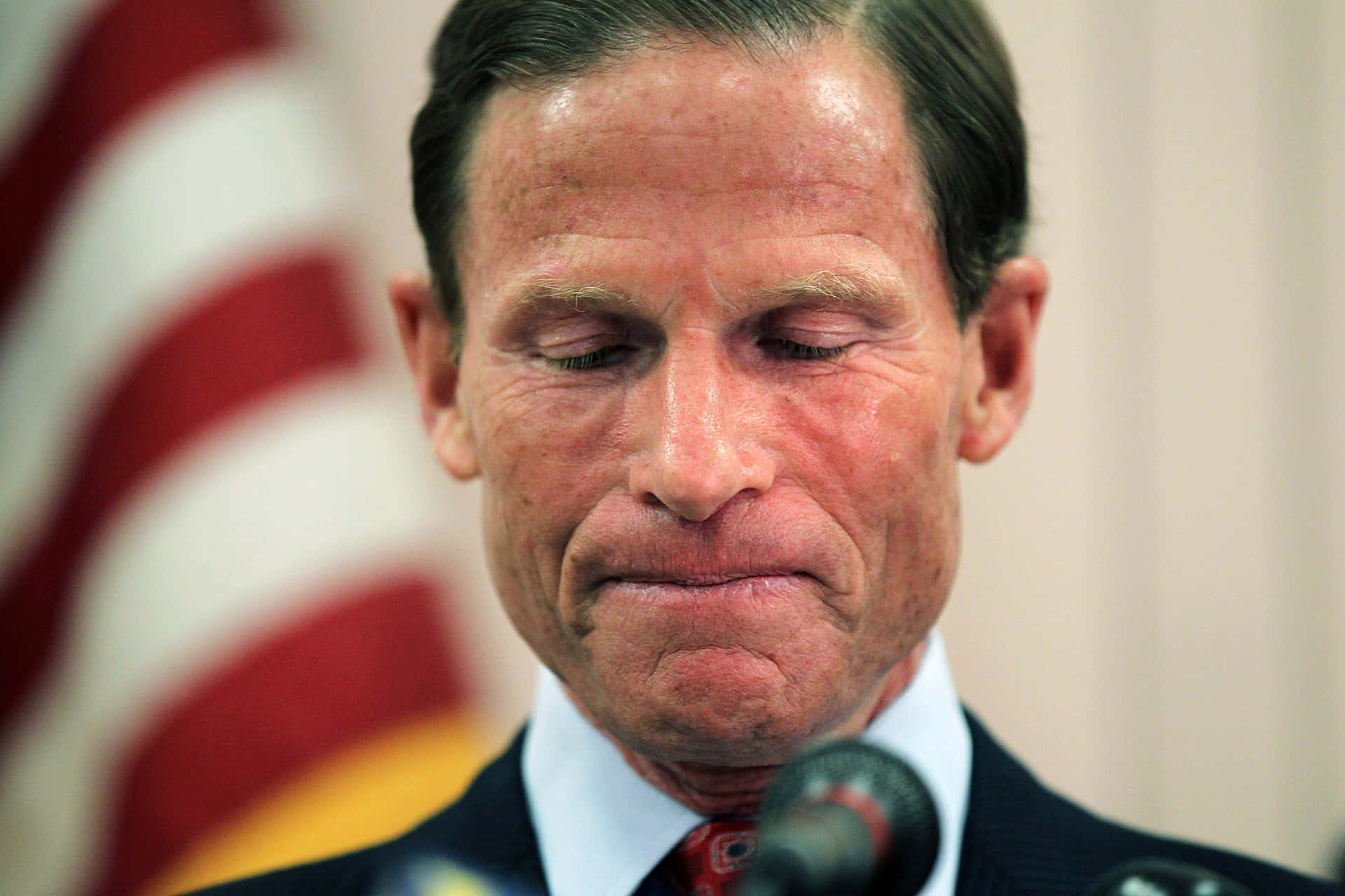 Richard Blumenthal With The American Flag Wallpaper