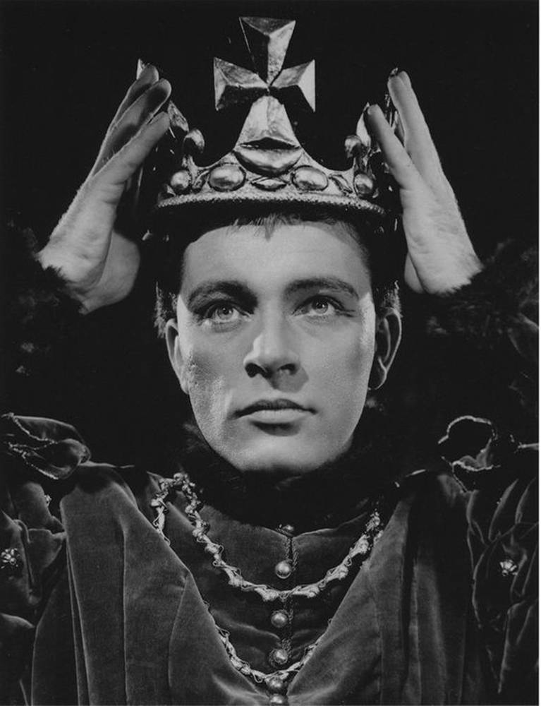 Legendary Actor Richard Burton Portraying King Henry V Wallpaper