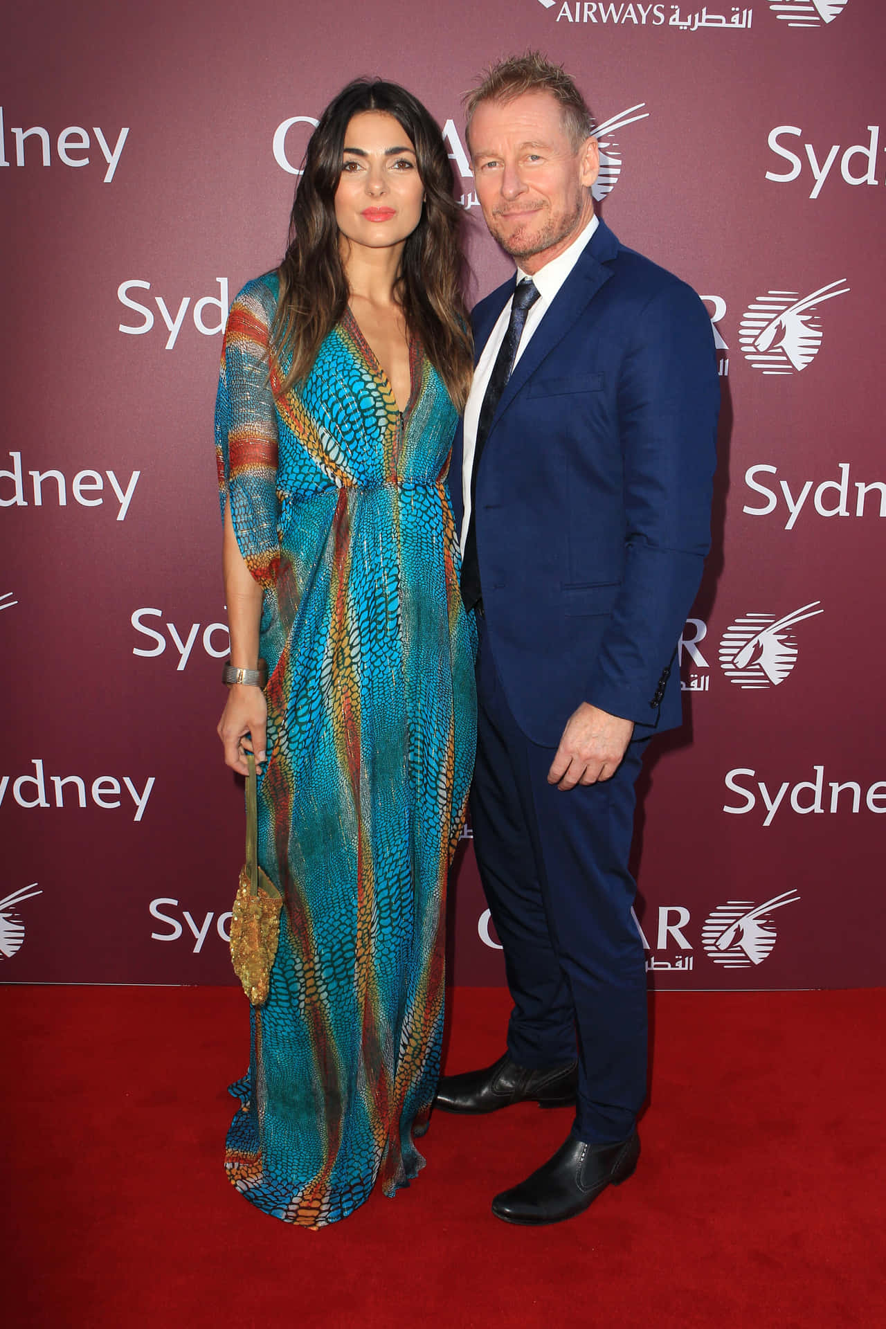 Événement Sur Le Tapis Rouge De Richard Roxburgh Avec Un Compagnon Fond d'écran