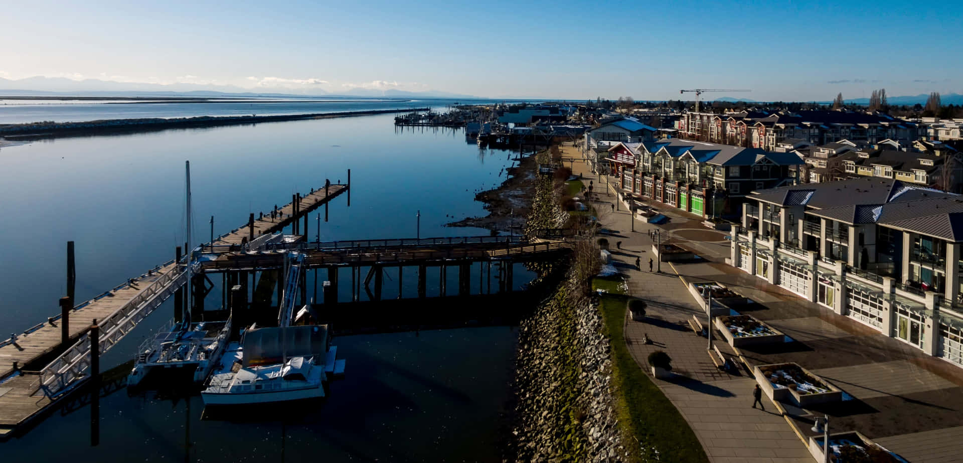 Richmond Waterfront Promenade Wallpaper