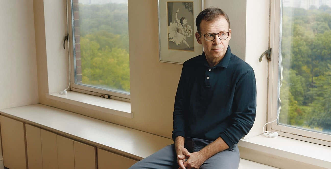 Movie actor and comedian Rick Moranis remembers the past. Wallpaper