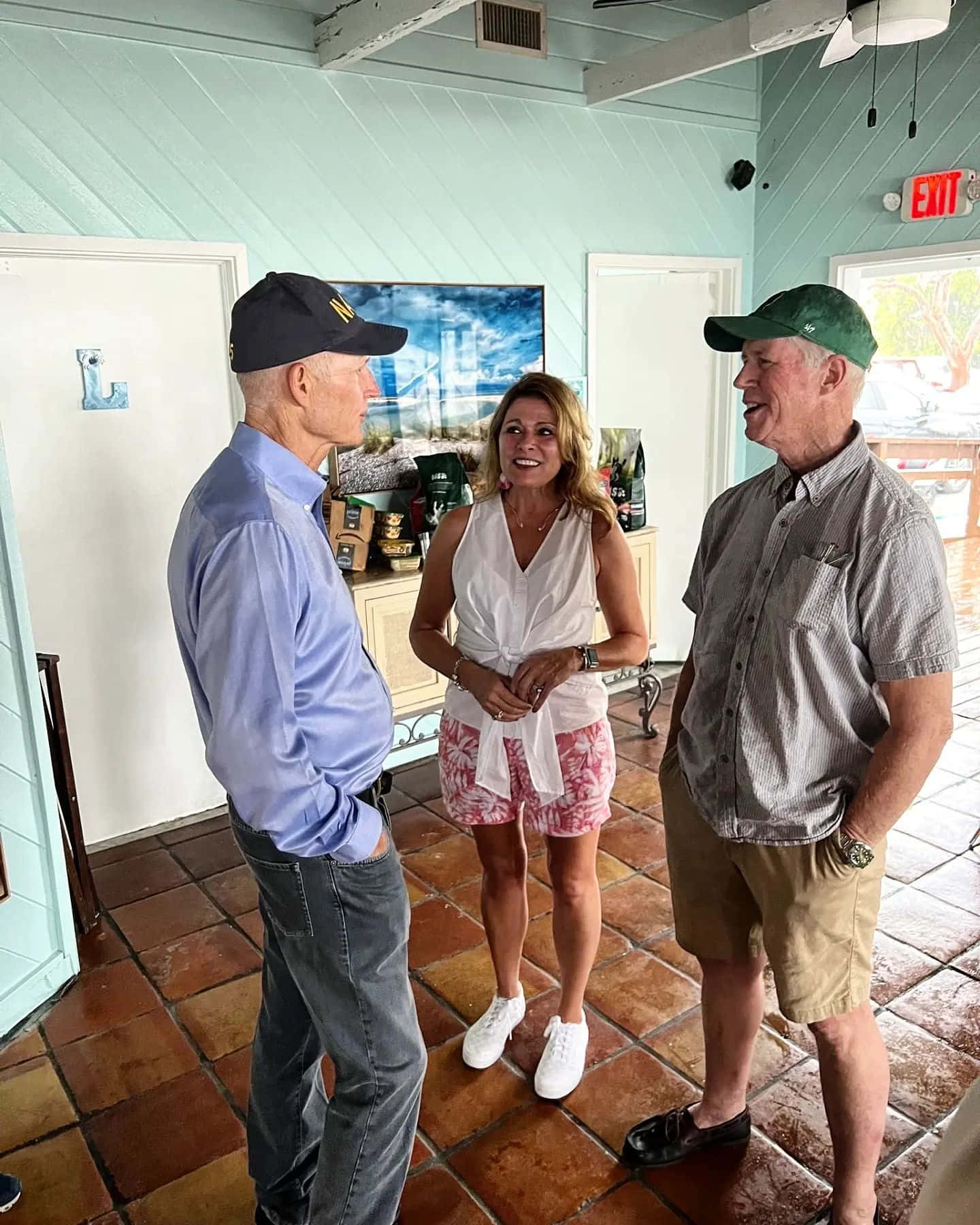 Rick Scott Chats With A Couple Wallpaper
