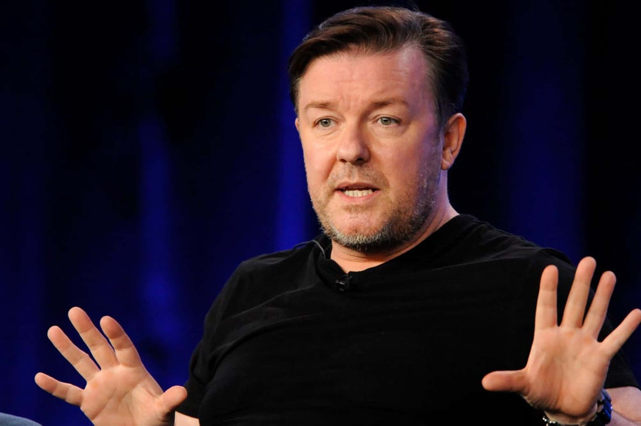 Actor,comediante Y Productor Ricky Gervais Fondo de pantalla