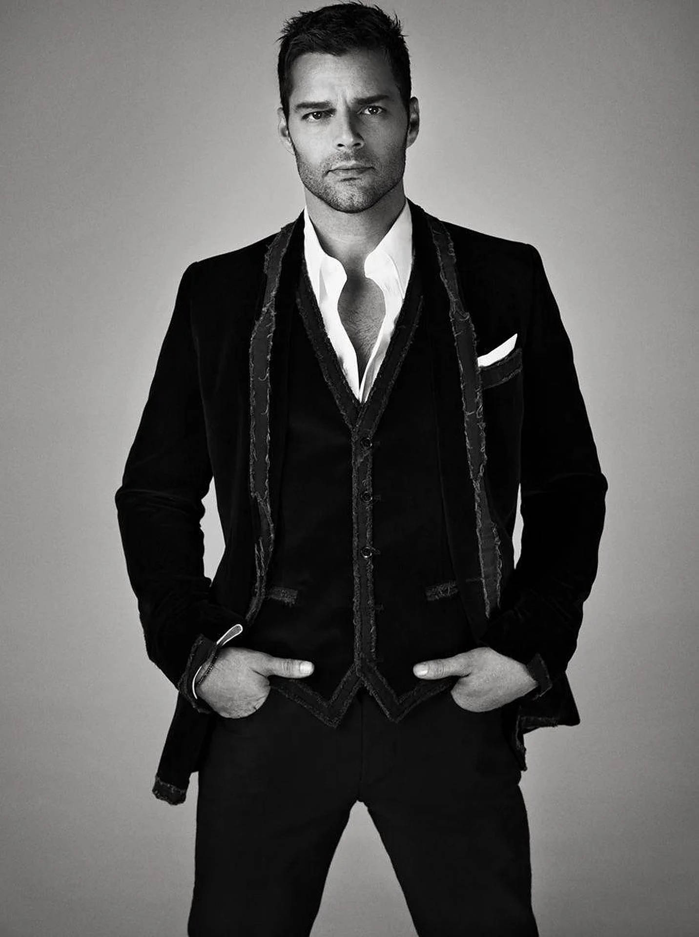 Ricky Martin Black Suit Wallpaper