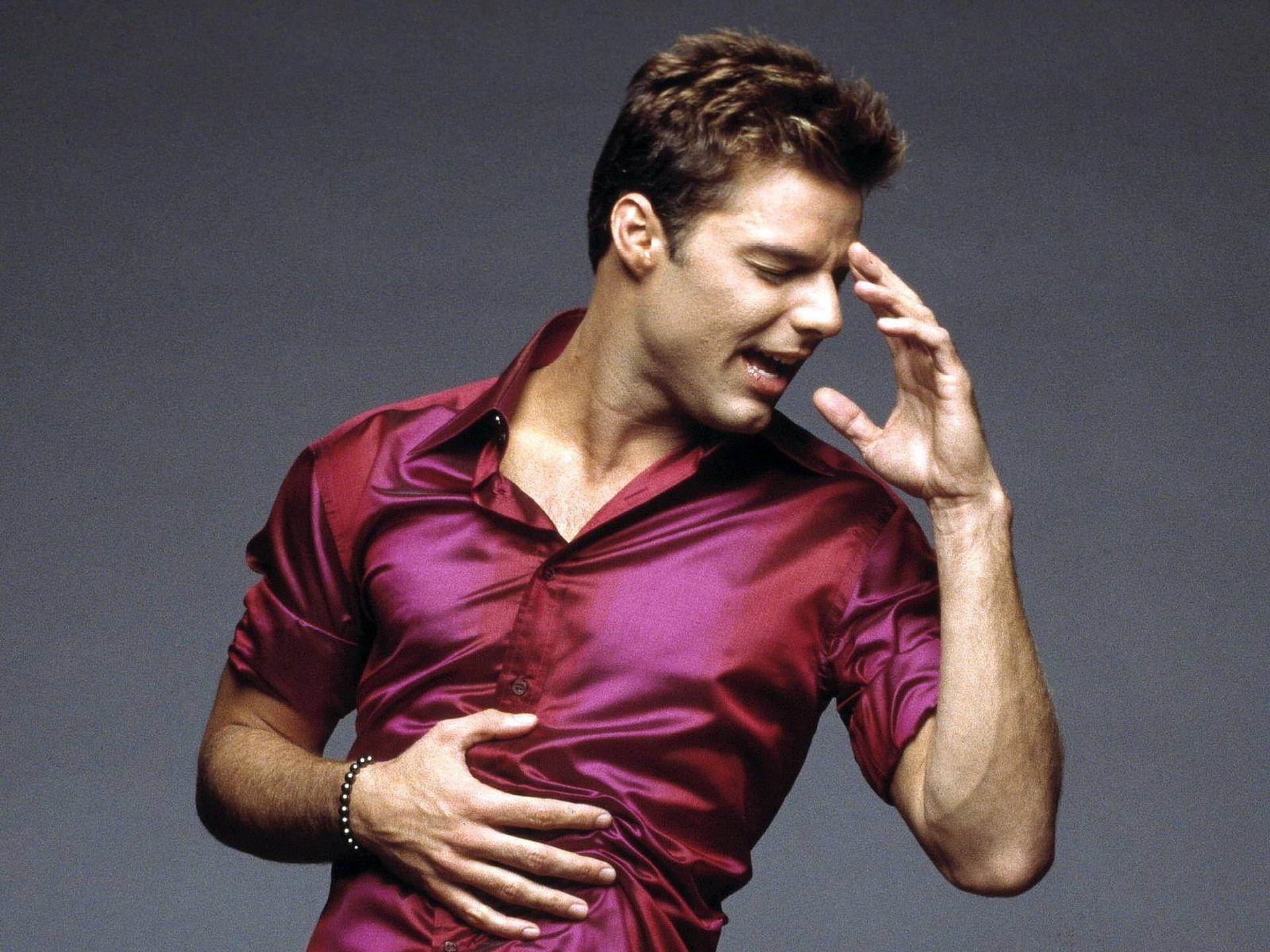 Ricky Martin Maroon Shirt Wallpaper