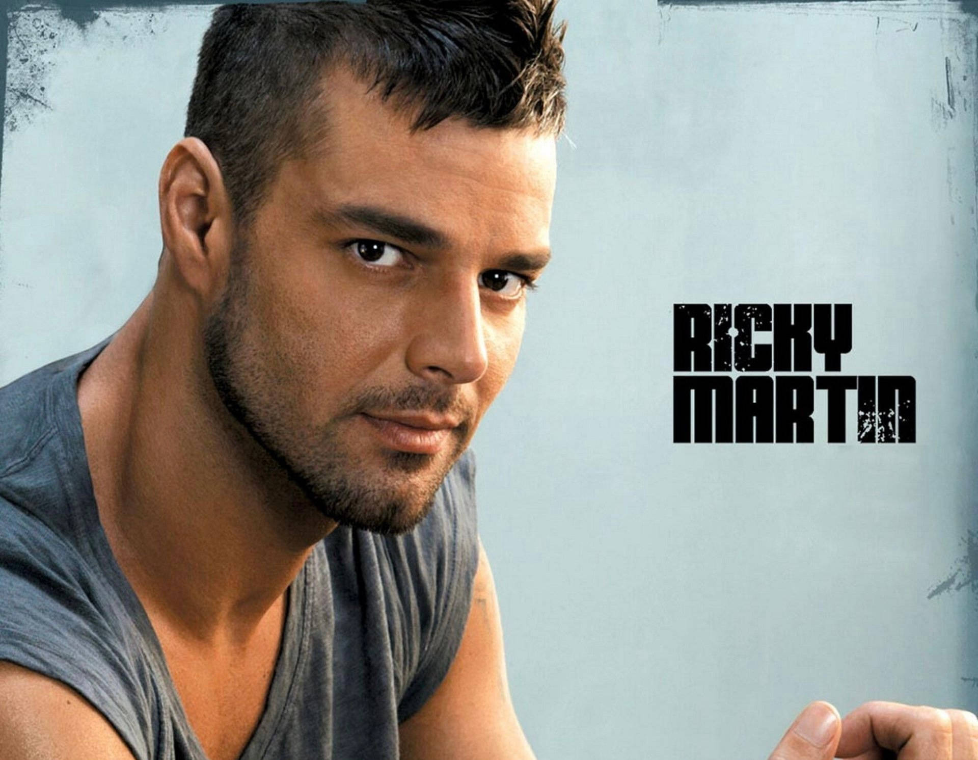 Ricky Martin Zoomed In Wallpaper
