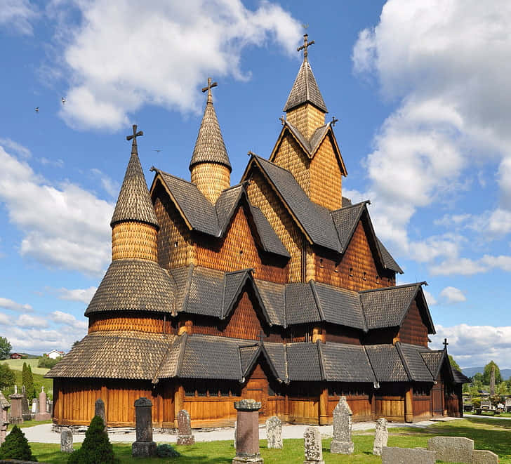 Stupendavista Della Chiesa Di Legno Di Heddal, Norvegia. Sfondo