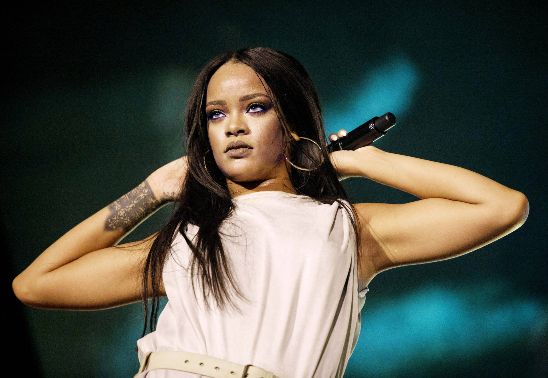 Rihanna Hd During Concert Background