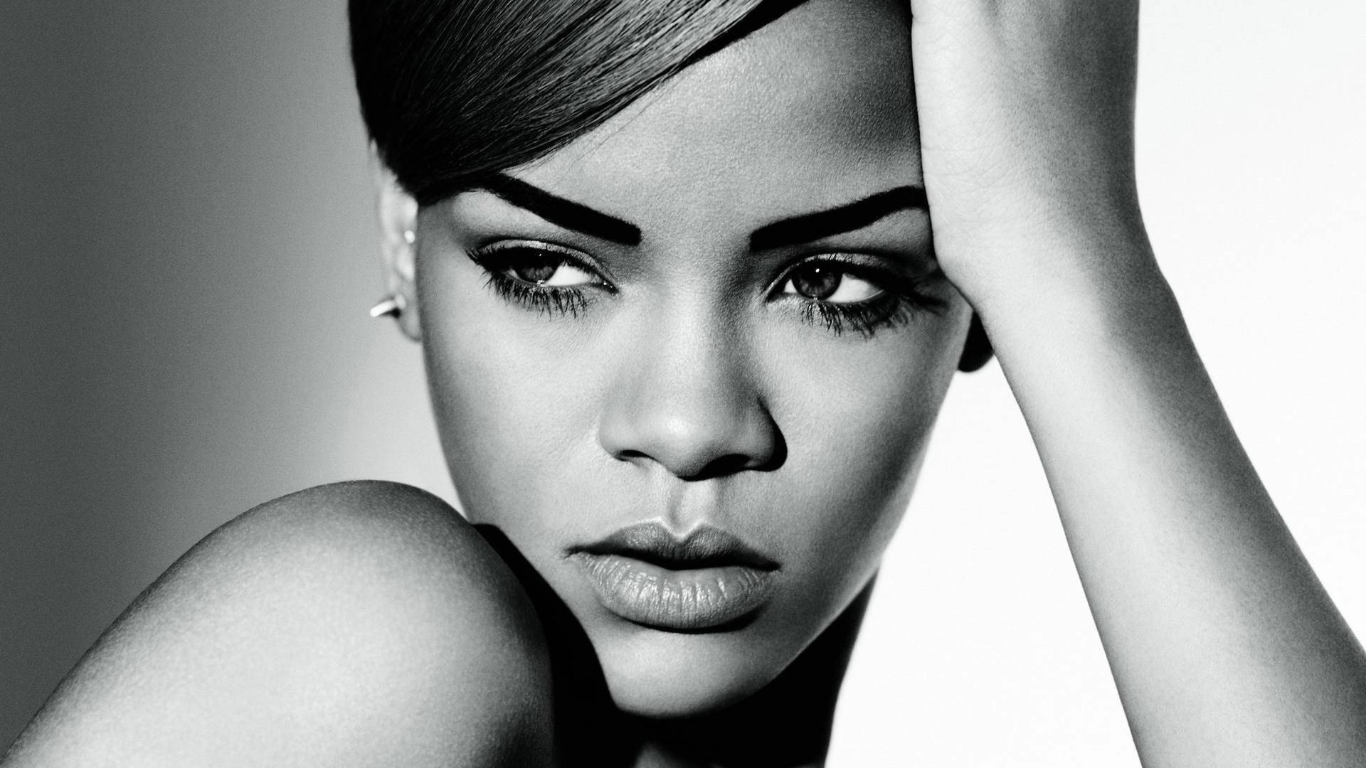 Rihanna Hd Monochrome Touching Face Background