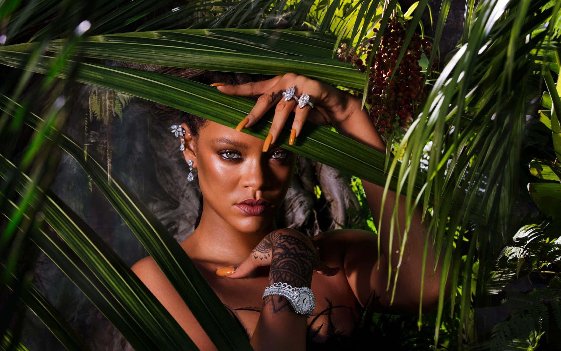 Rihannanella Giungla Con Un Anello