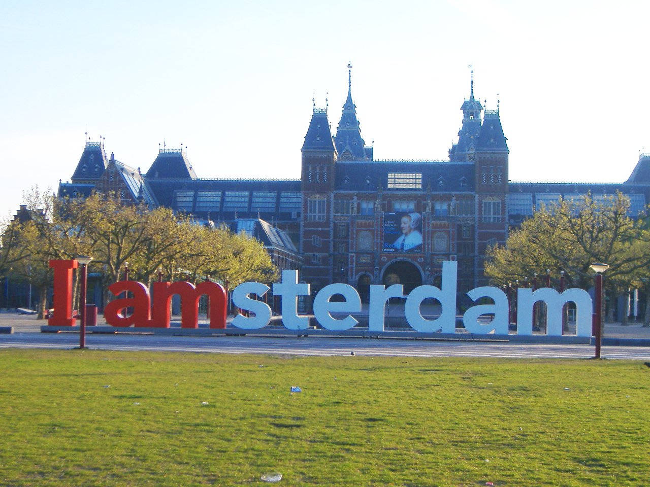 Rijksmuseum With Amsterdam Sign Wallpaper